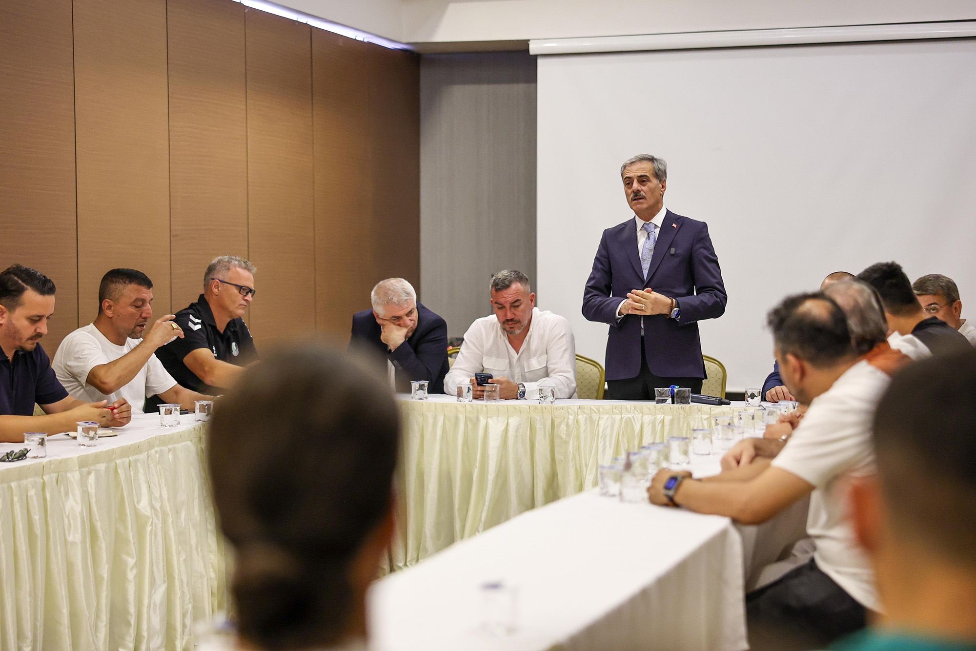 Yusuf Alemdar’dan Bolu kampında önemli mesajlar: “Sakaryaspor bir ruh işidir, sevdadır ve her sorun kenetlenmeyle aşılır”