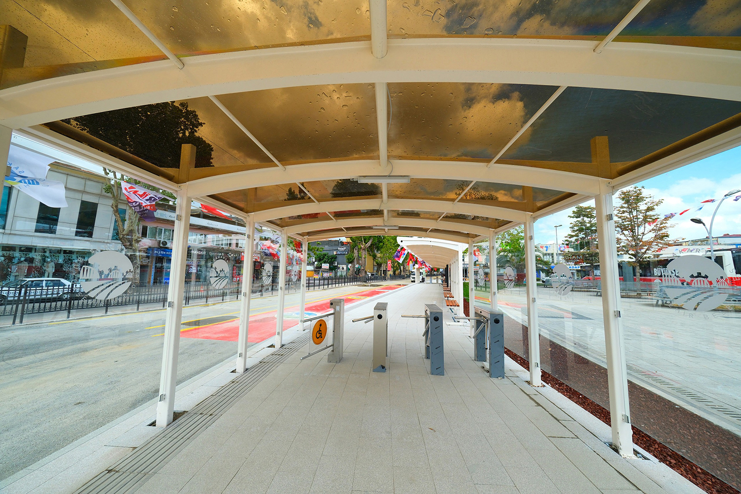 Metrobüsler Yusuf Alemdar’ın söz verdiği tarihte Sakarya yollarında
