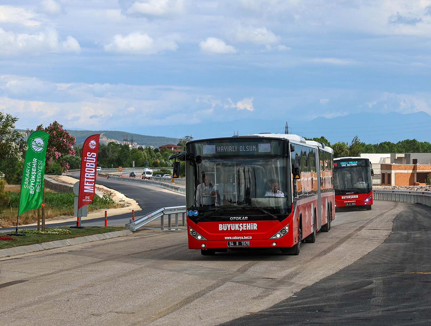 Metrobüsler Yusuf Alemdar’ın söz verdiği tarihte Sakarya yollarında