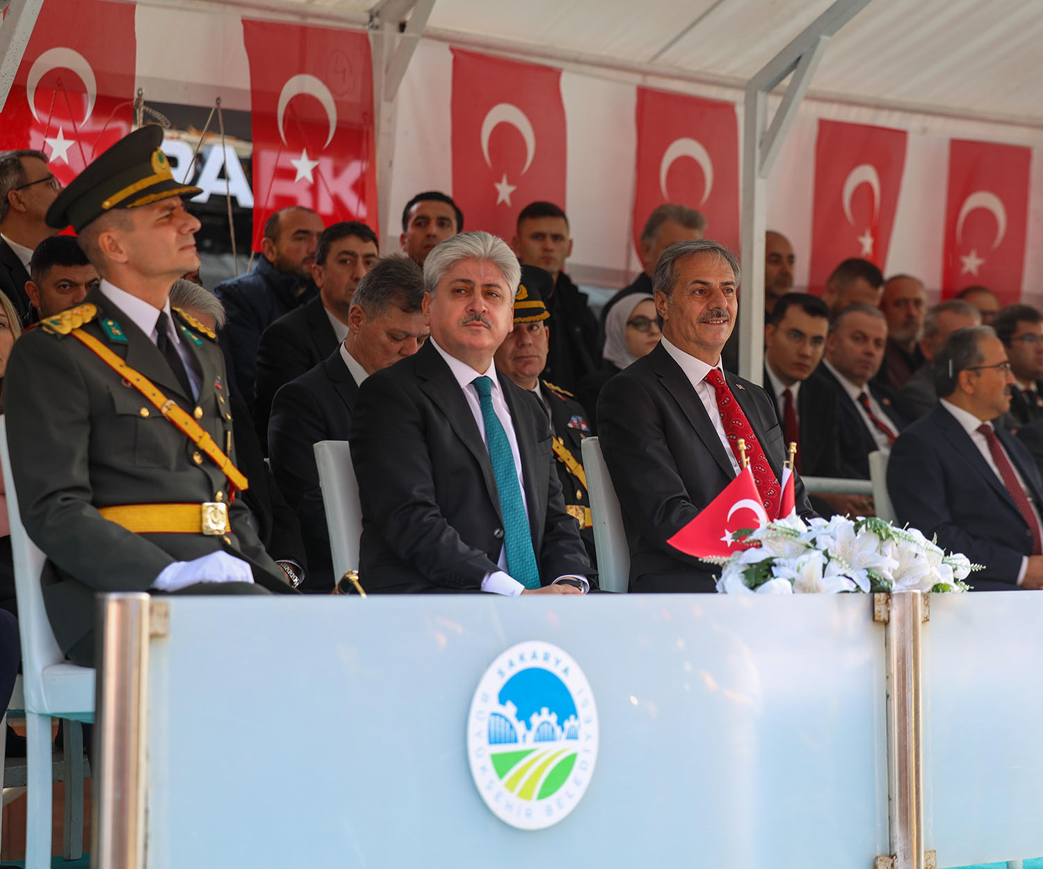 Yusuf Alemdar bulvara sığmayan bayram coşkusuna ortak oldu: “İlelebet nice yüzyıllara…”