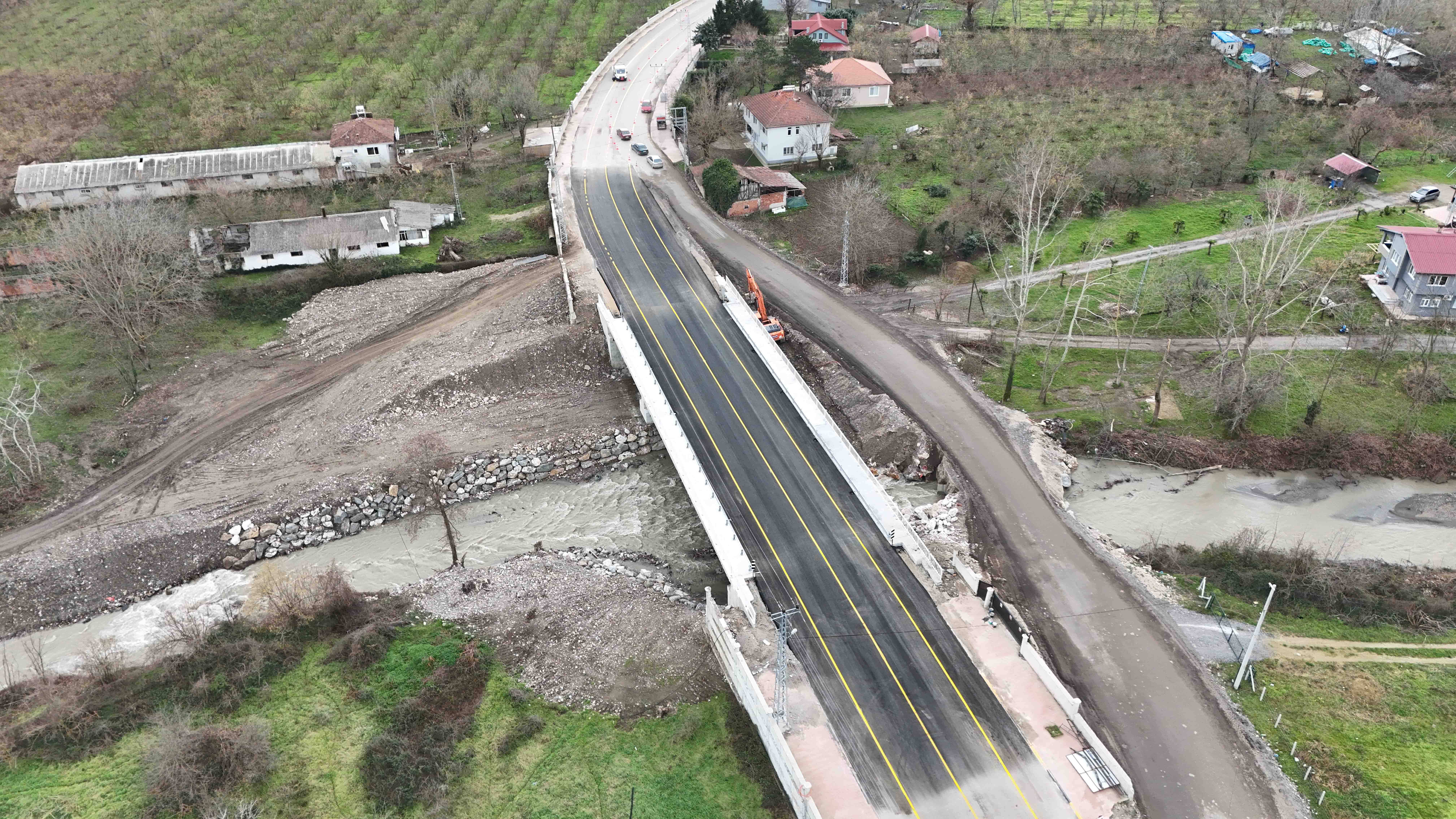 Karapürçek Mesudiye Köprüsü yenilenen yüzüyle hizmete başladı