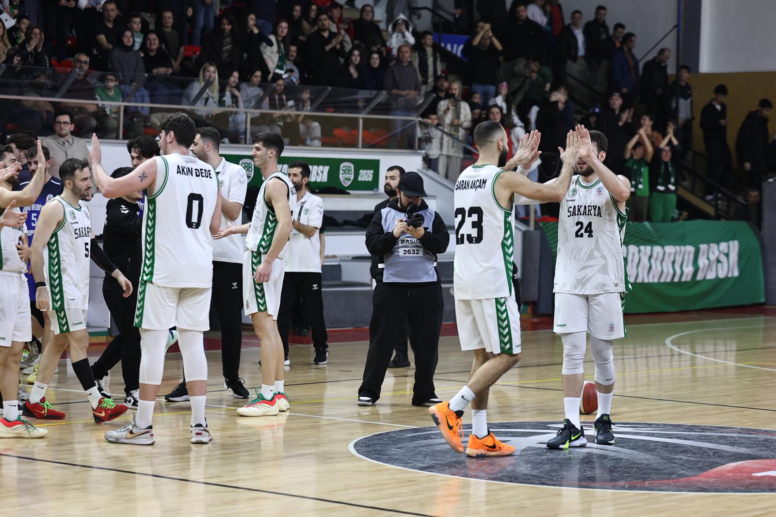 Büyükşehir taraftarı önünde Kütahya’ı farklı geçti: 80-51