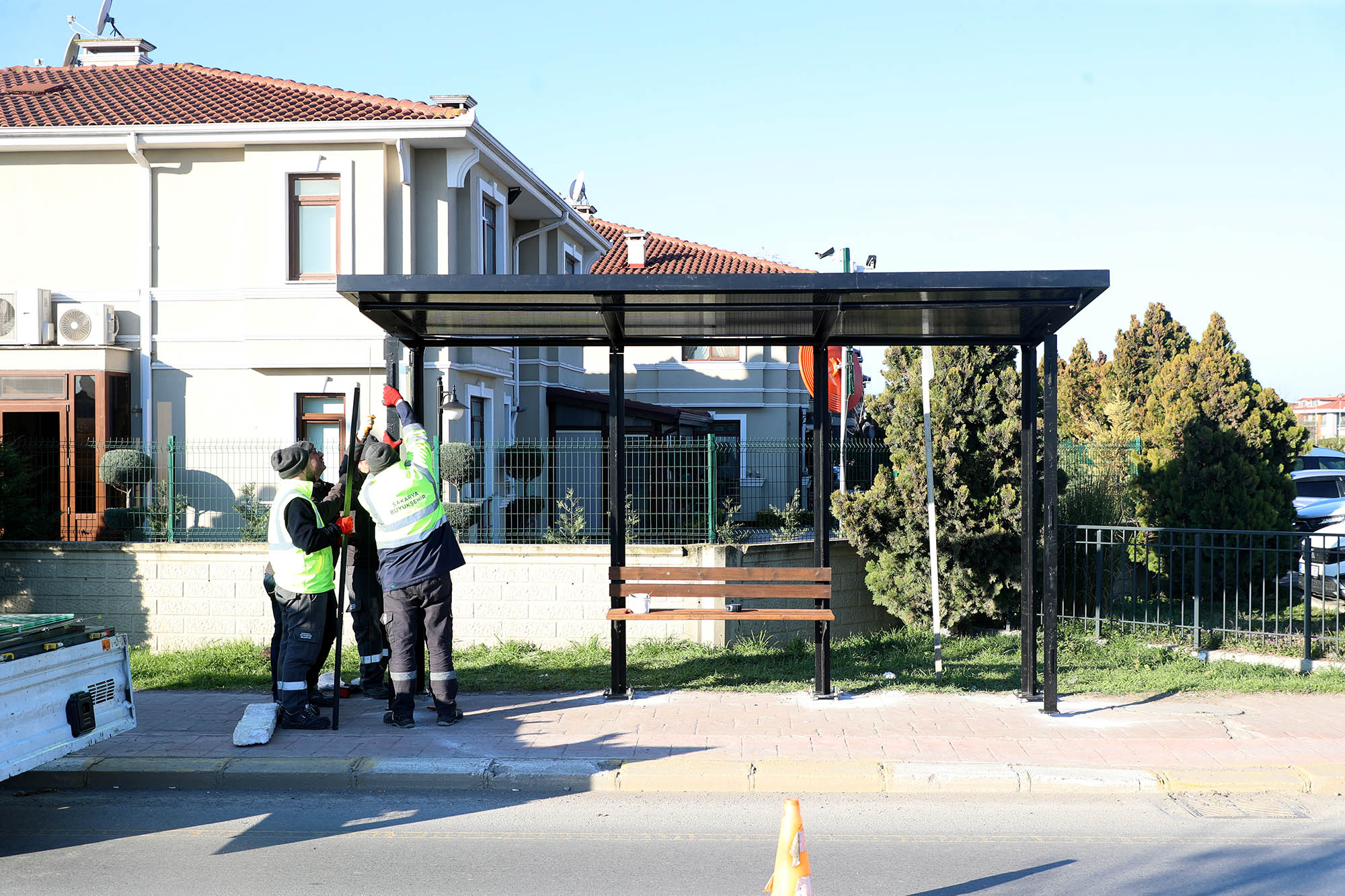 Büyükşehir’den şehrin en işlek noktalarına yeni nesil durak