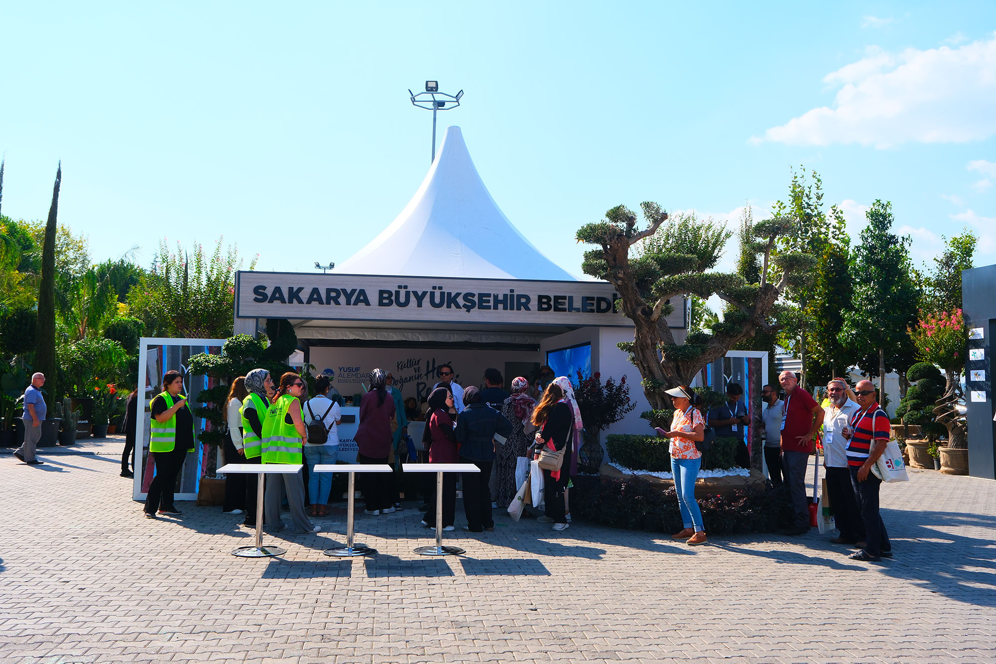 Peyzaj ve süs bitkileri fuarı gelenleri büyülüyor: 13 Eylül’e kadar binlerce kişiyi ağırlayacak 