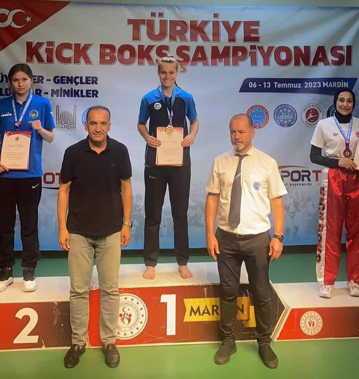 Kick Boks’ta Türkiye Şampiyonu Büyükşehir’den