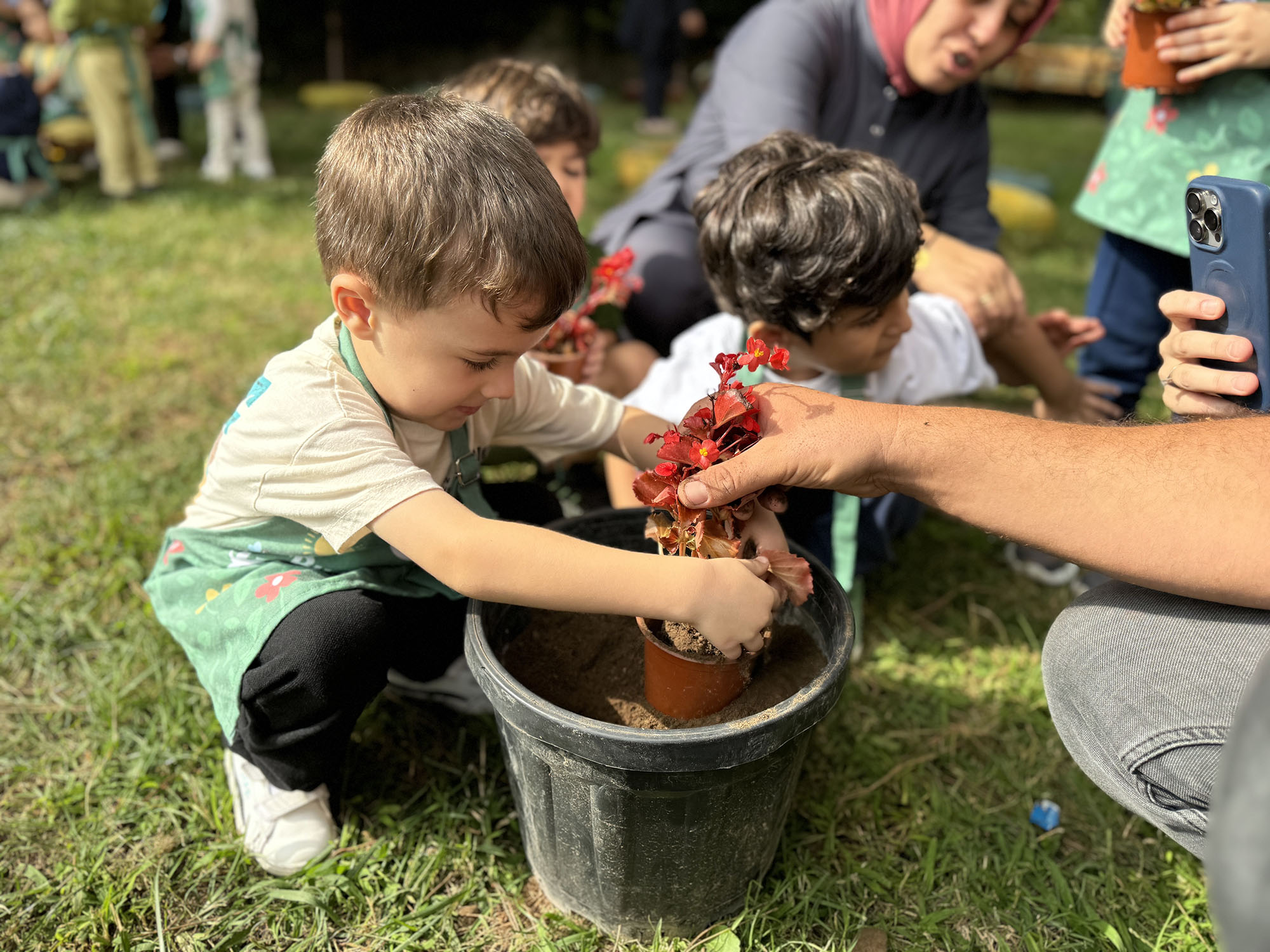 Toprağa dokunan minik eller Sakarya’da umudu ekti