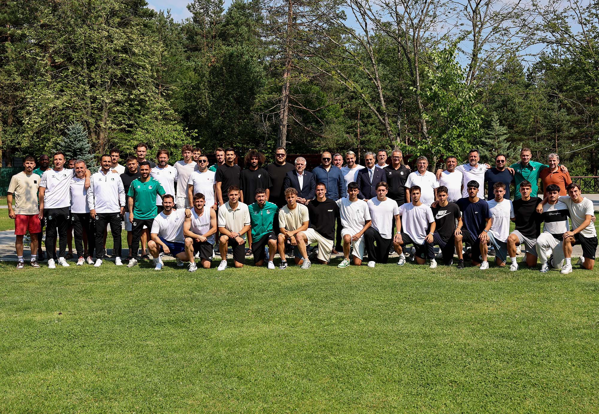 Yusuf Alemdar’dan Bolu kampında önemli mesajlar: “Sakaryaspor bir ruh işidir, sevdadır ve her sorun kenetlenmeyle aşılır”