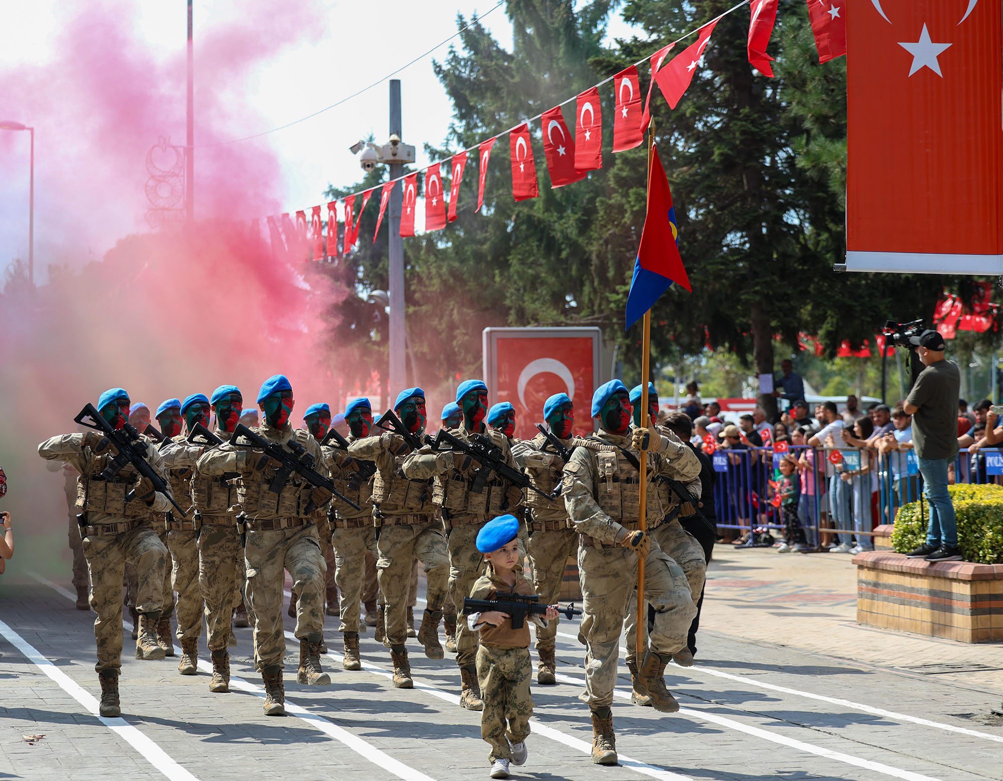 Yusuf Alemdar Sakaryalıların bayram coşkusuna ortak oldu: “Onların vatan sevgisi hiçbir zaman sınır tanımadı”