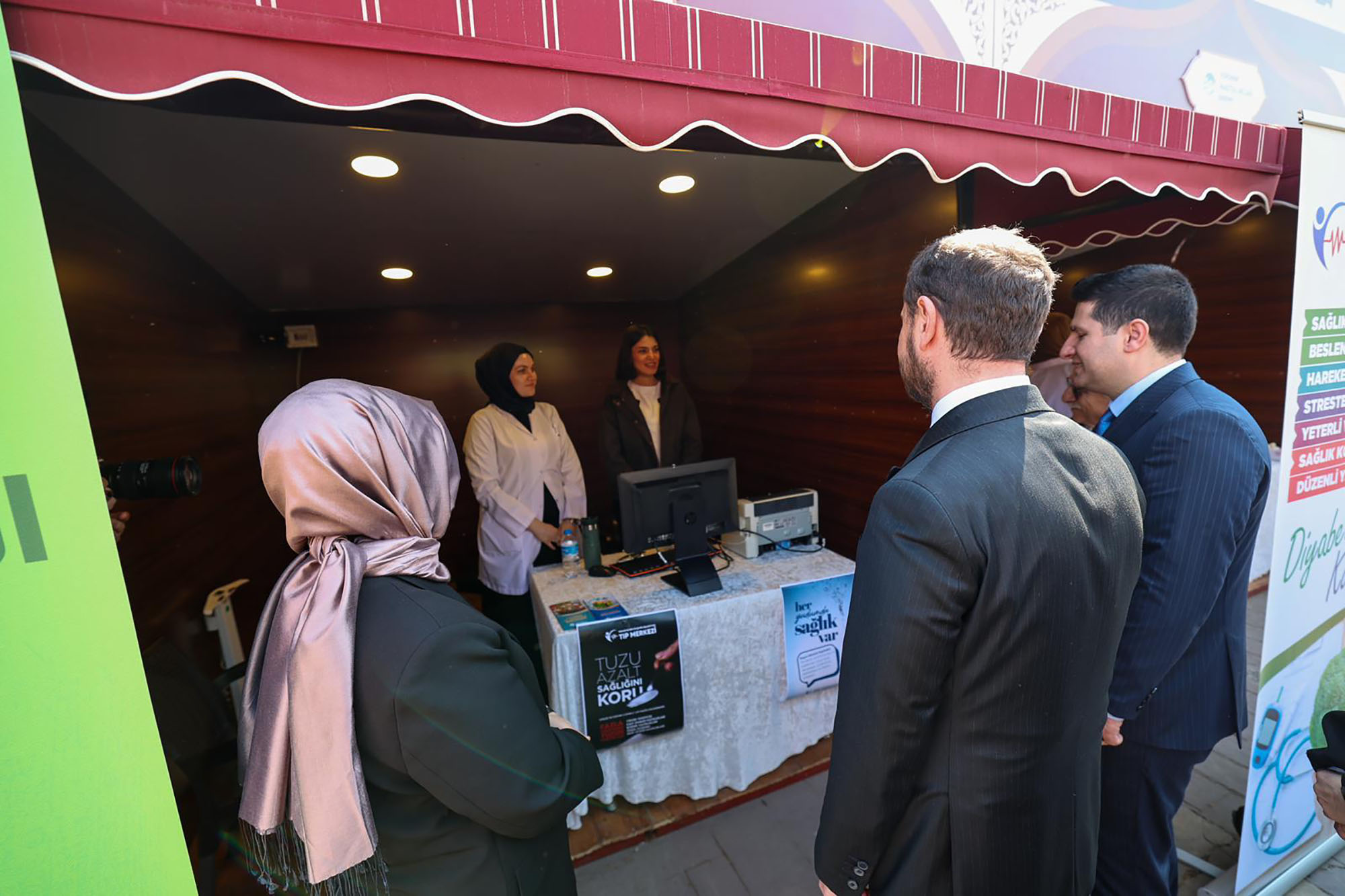 Sakarya’nın merkezine Sağlık Sokağı açıldı: Sağlığın her alanında danışmanlık ve tetkik yapıyorlar…