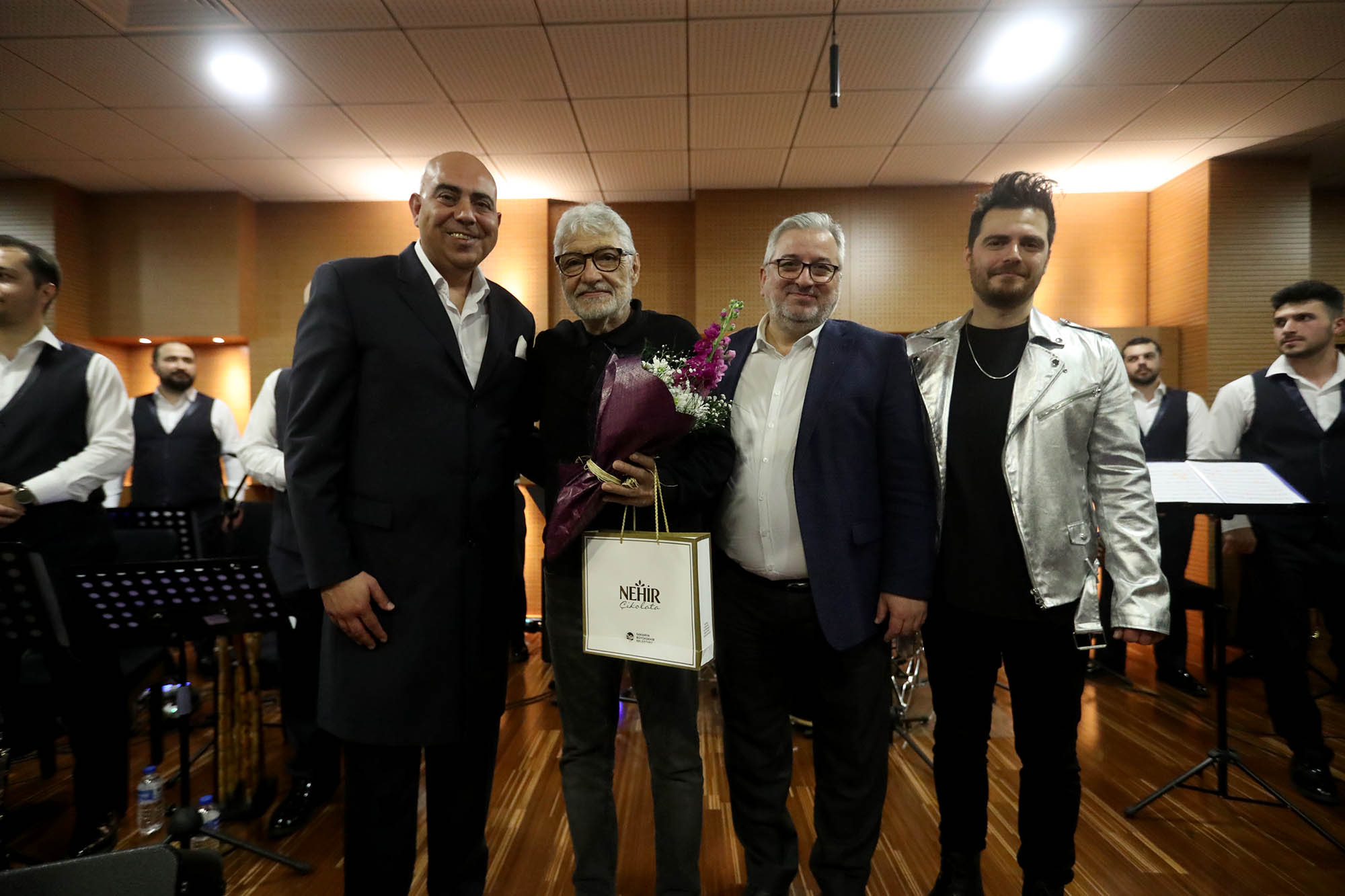 Sakarya’da unutulmaz Barış Manço ve Cem Karaca gecesi: Sahneye çıkan isim konsere damga vurdu