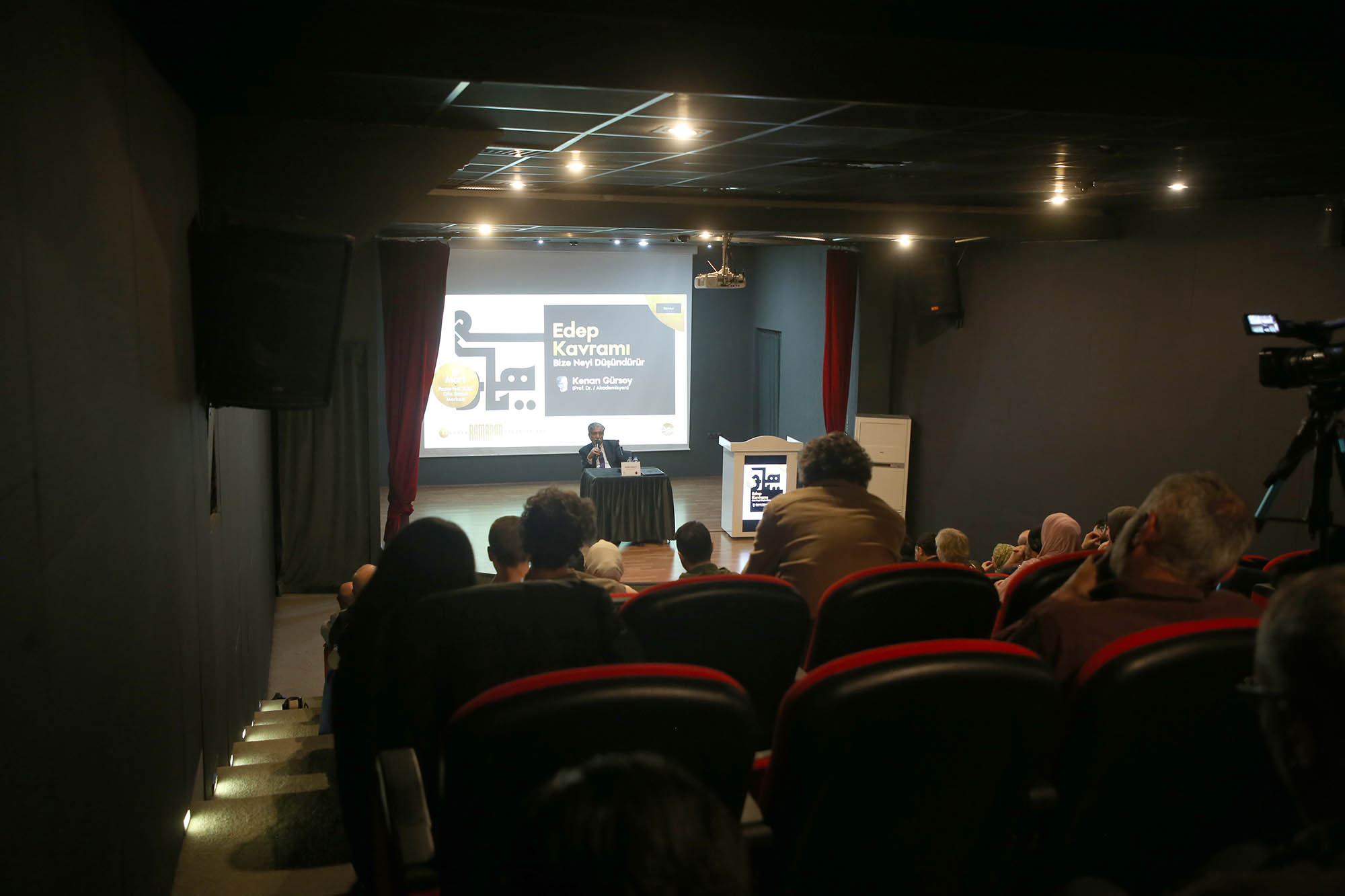 OSM’de kültür ve sanatla dolu bir Ramazan akşamı: “Edep sadece davranıştan ibaret değildir”