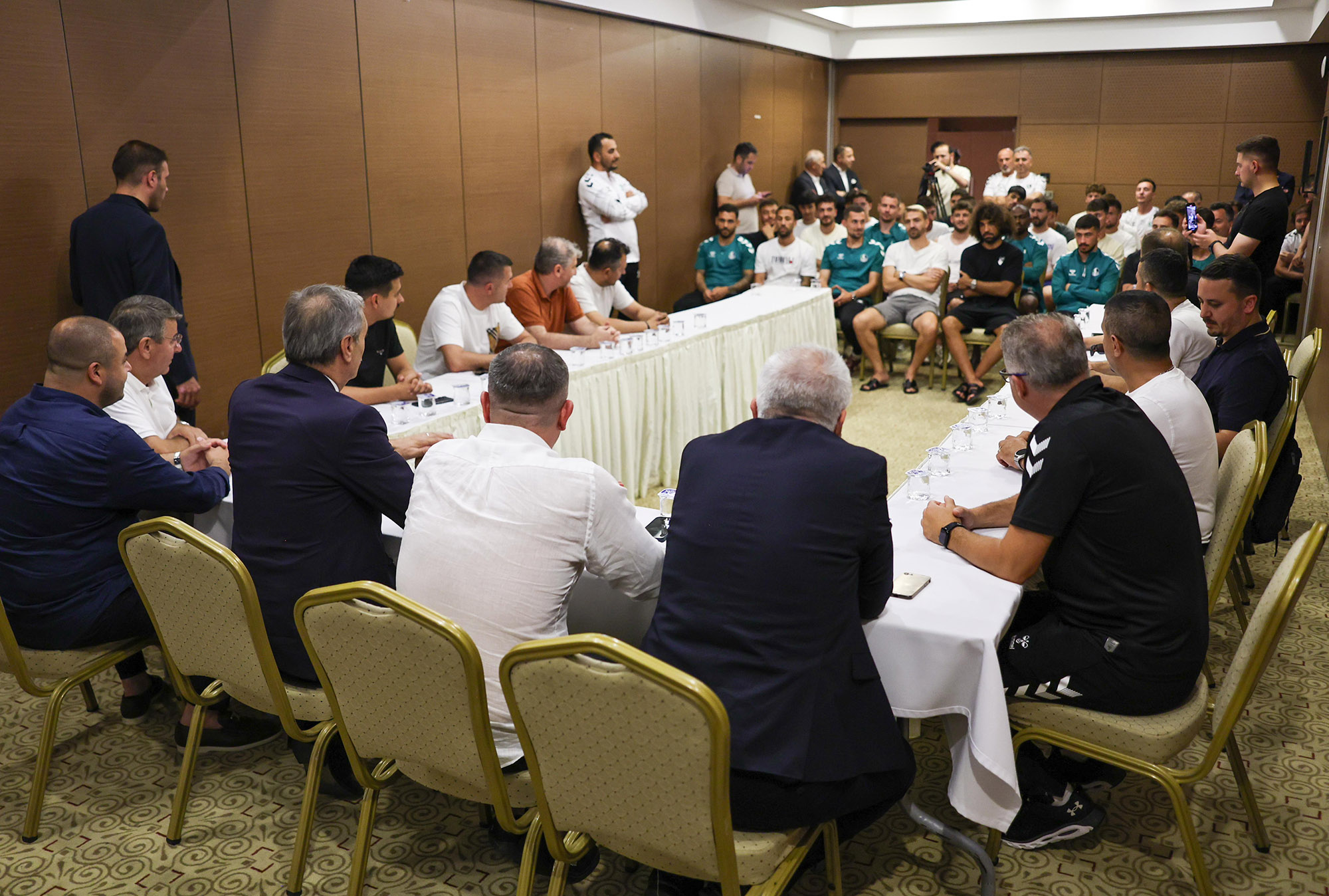Yusuf Alemdar’dan Bolu kampında önemli mesajlar: “Sakaryaspor bir ruh işidir, sevdadır ve her sorun kenetlenmeyle aşılır”