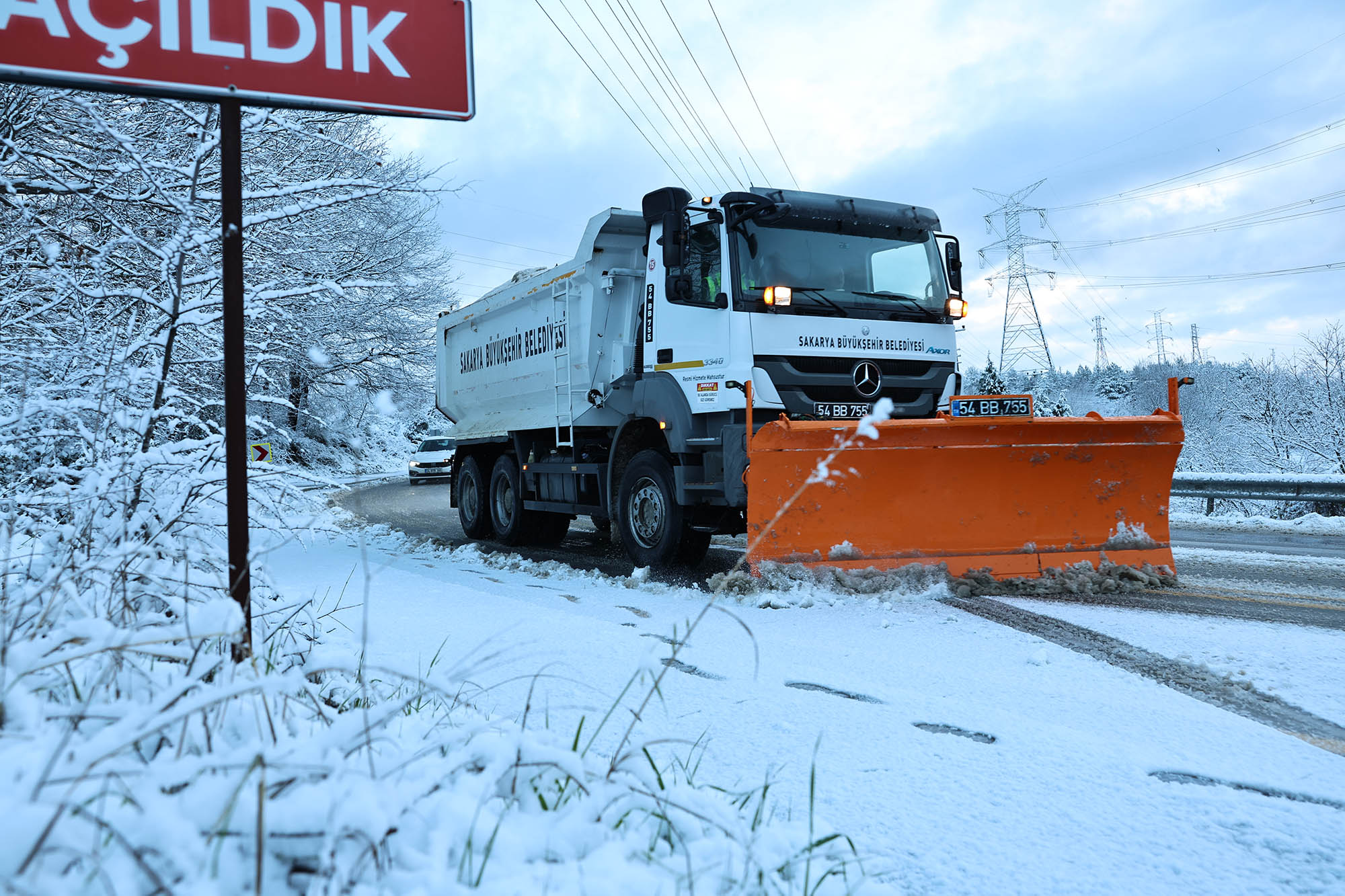 Büyükşehir karla mücadele için göreve hazır: Ekipler teyakkuzda
