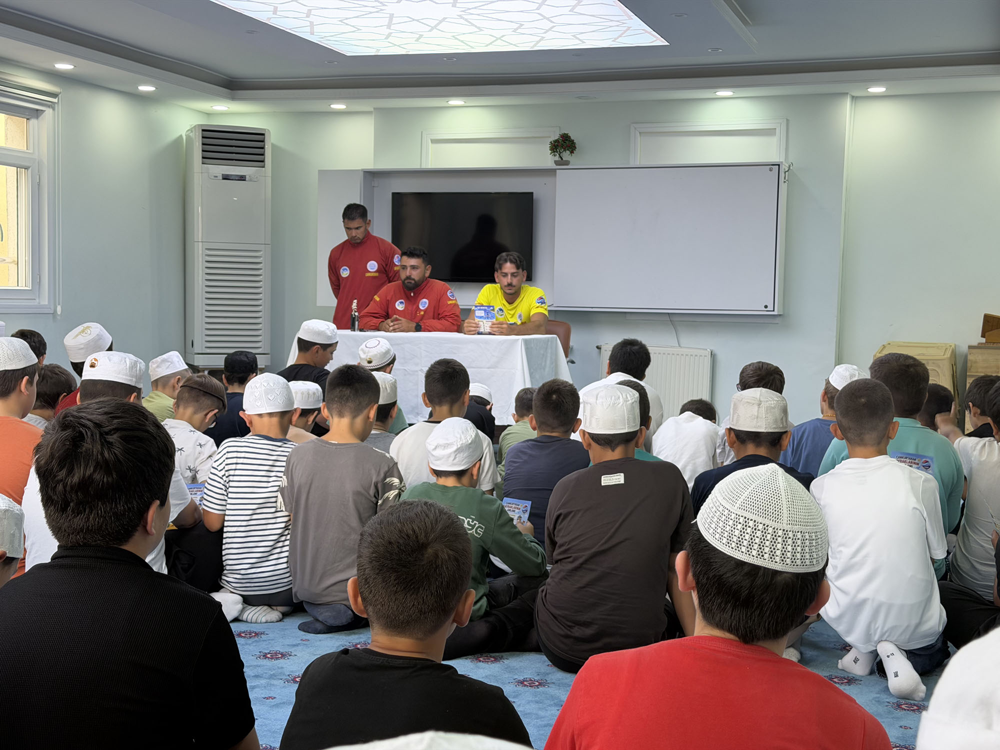 Büyükşehir cankurtaranlarından çocuklara hayat kurtaran eğitim