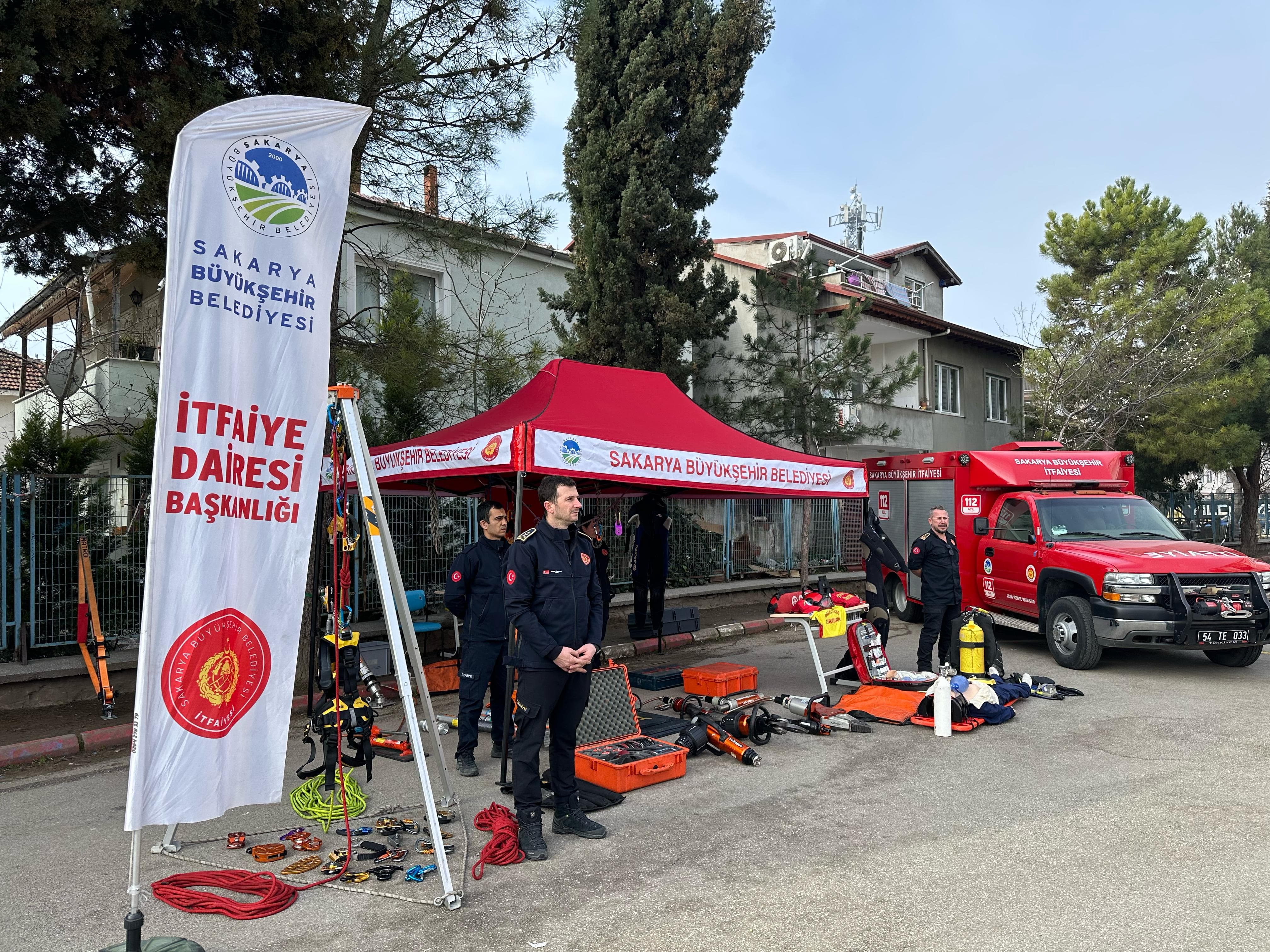 Büyükşehir’in ateş savaşçılarıyla binlerce kişi en zor ana hazır: Hayatta kalmak ve hayat kurtarmak için…