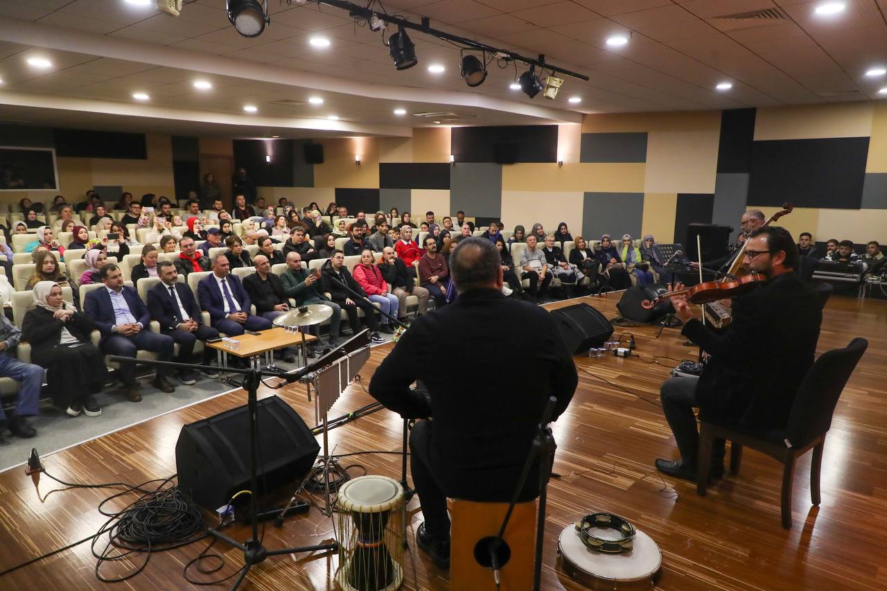 Ünlü virtüöz Göksel Baktagir ve Galata Quartet’tan Sakaryalı müzikseverlere unutulmaz bir akşam 