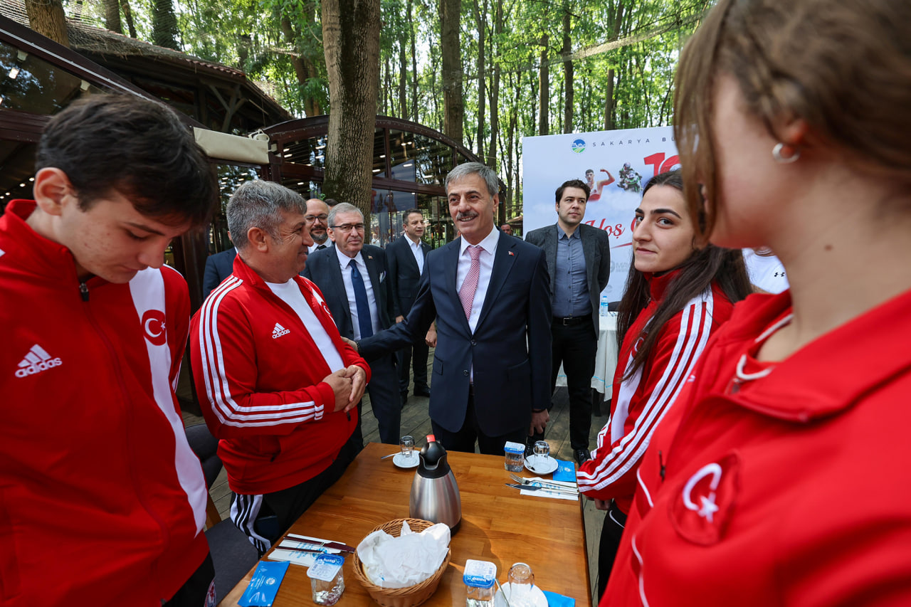 “Sakarya’ya sporcu yetiştiren kimliğini yeniden kazandıracağız”