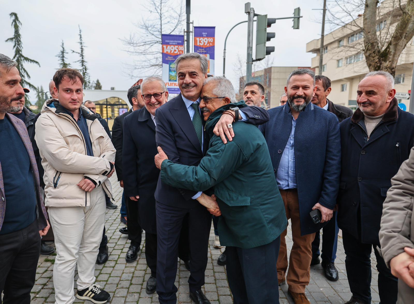 Başkan Yusuf Alemdar'dan Hendek’te peş peşe müjdeler
