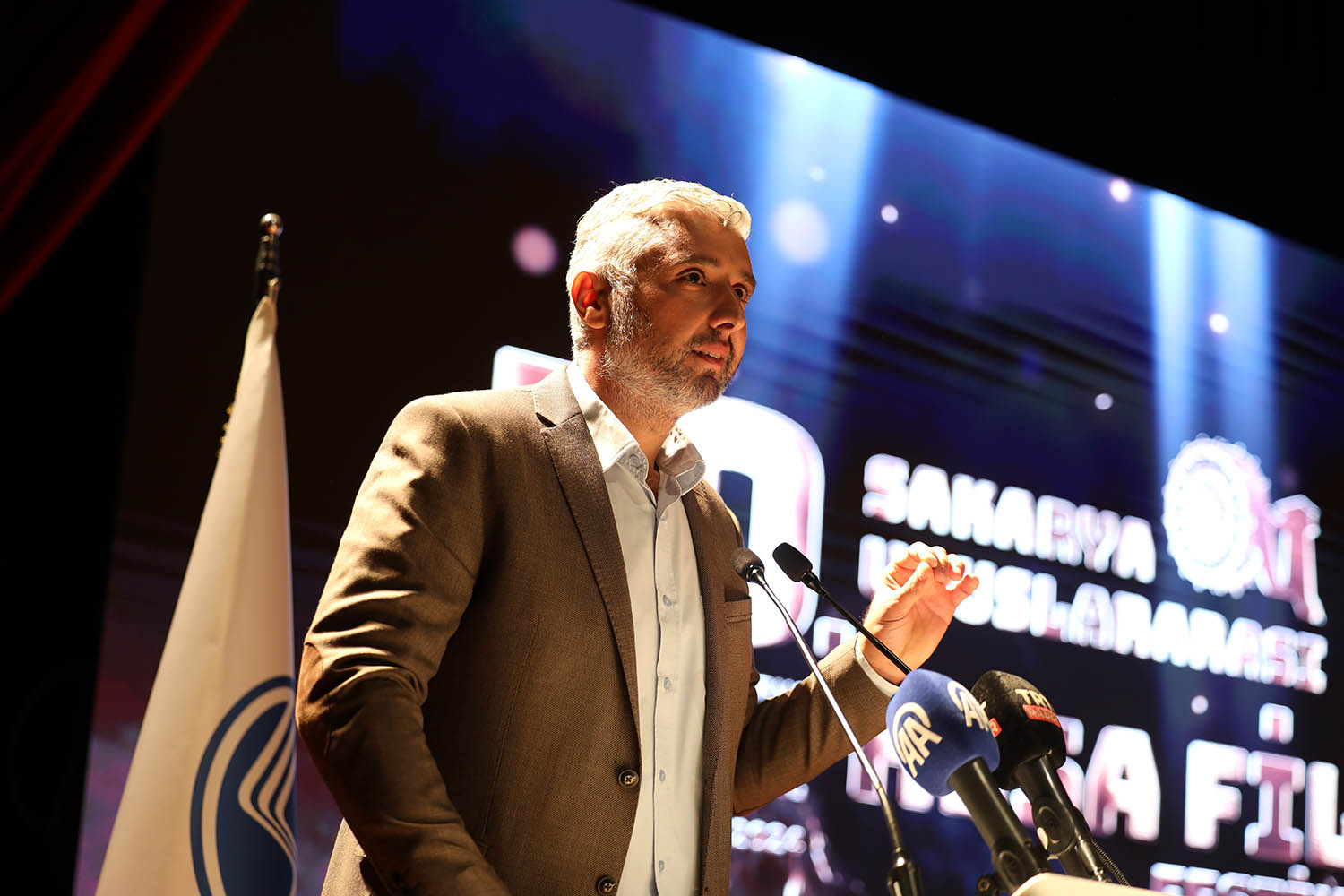 “Sanat toplumların ve şehirlerin gelişimine katkı sağlayan önemli başlıklardan biridir”