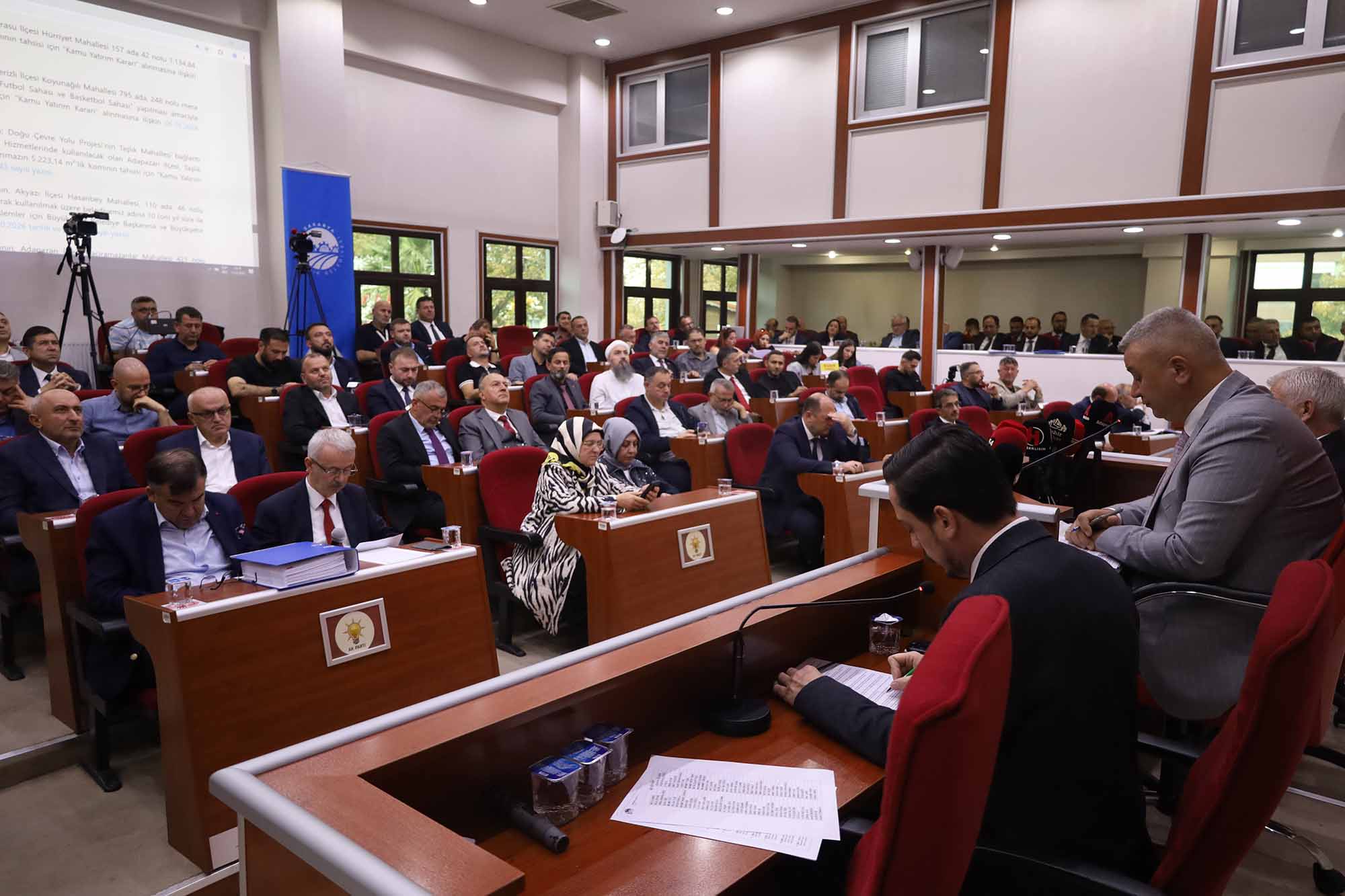 Büyükşehir Meclisi’nde tarihi karar: 153 kırmızı dolmuş taksiye dönüşüyor