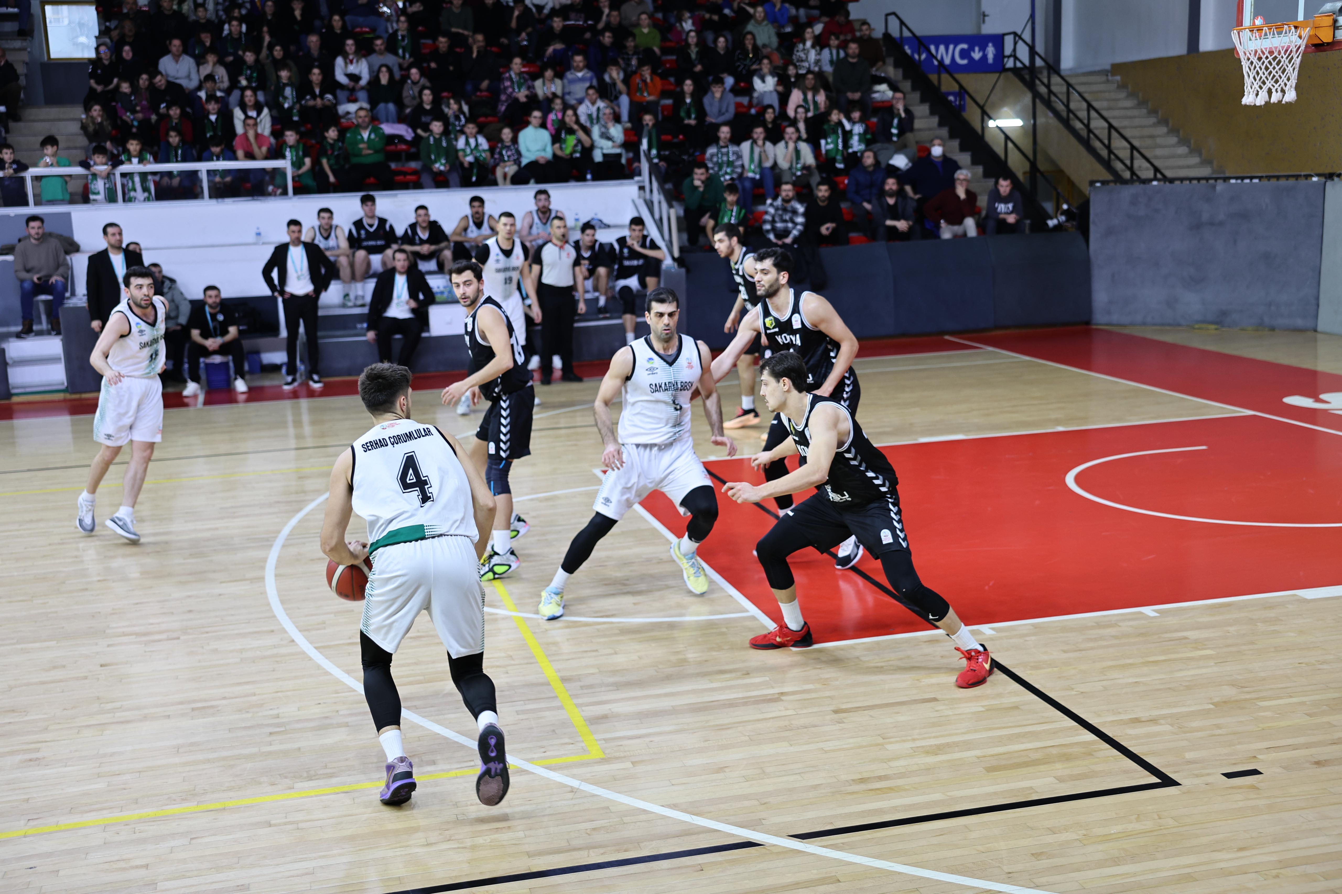 Büyükşehir basketbol galibiyetlere devam ediyor: 78-56