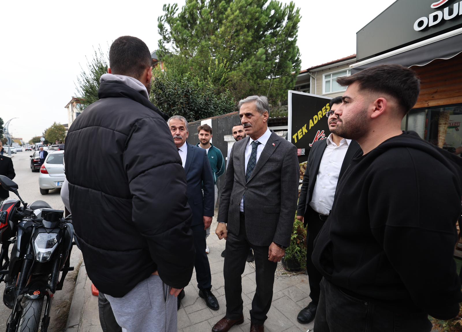 Yeni caddeler ve bağlantı yolları ile şehrimizin ulaşımına güç katıyoruz 