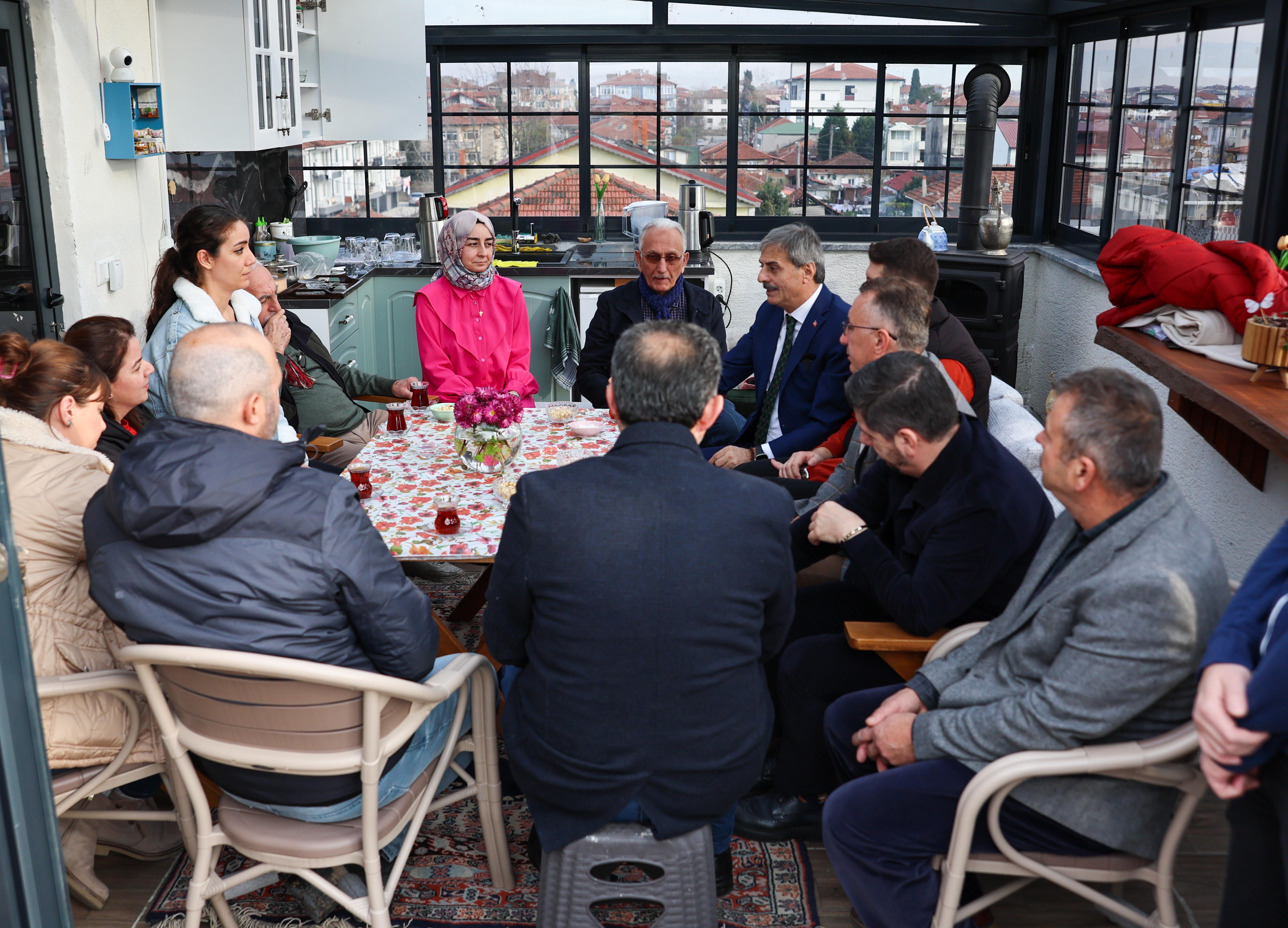 Yusuf Alemdar esnafın sosyal medyadan yaptığı daveti geri çevirmedi: “Daha güçlü bir ulaşım için durmak yok, çalışmaya devam”