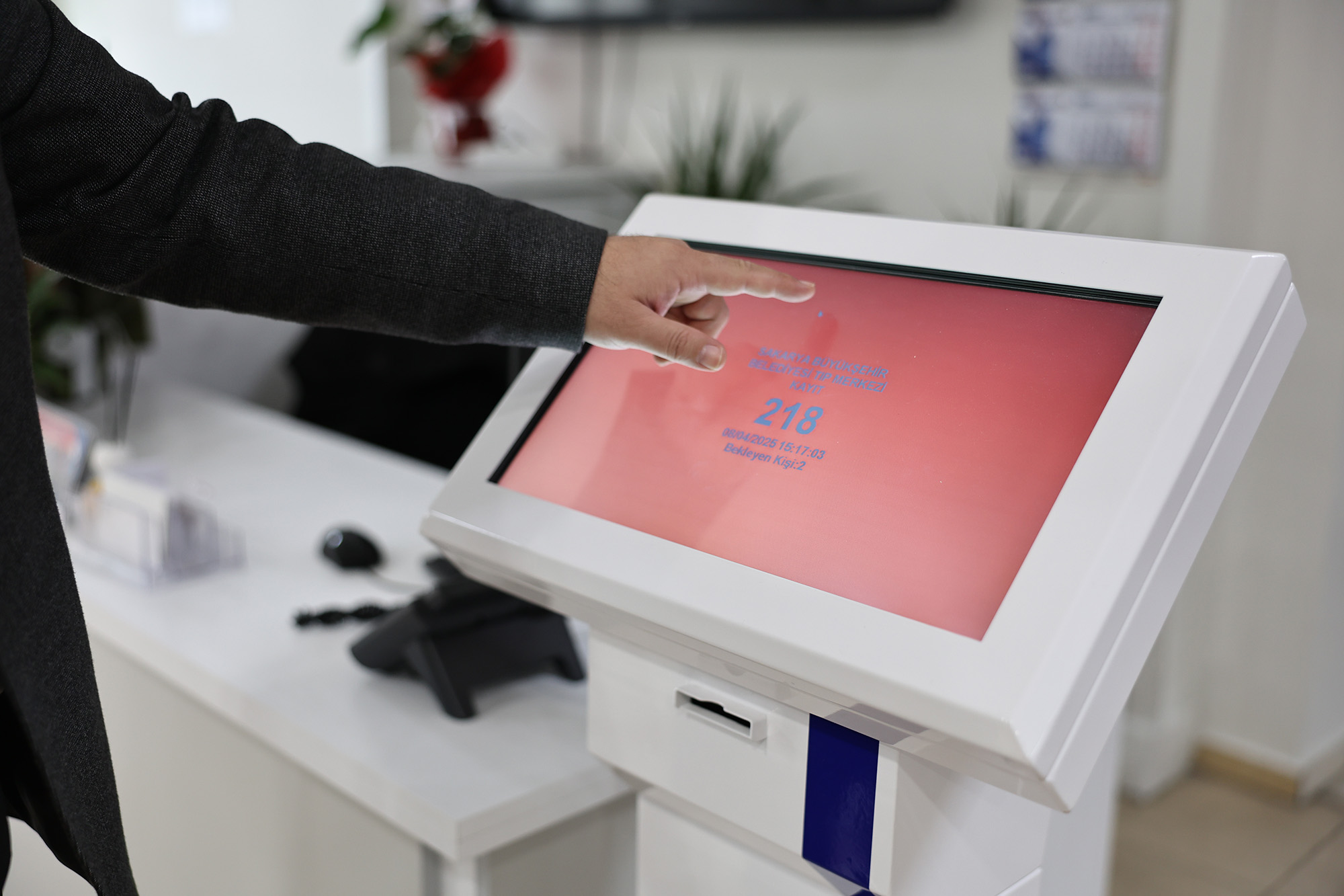 Büyükşehir Tıp Merkezi’ne tatil dönüşü rekor başvuru: Uzmanlardan mevsim geçişi uyarısı