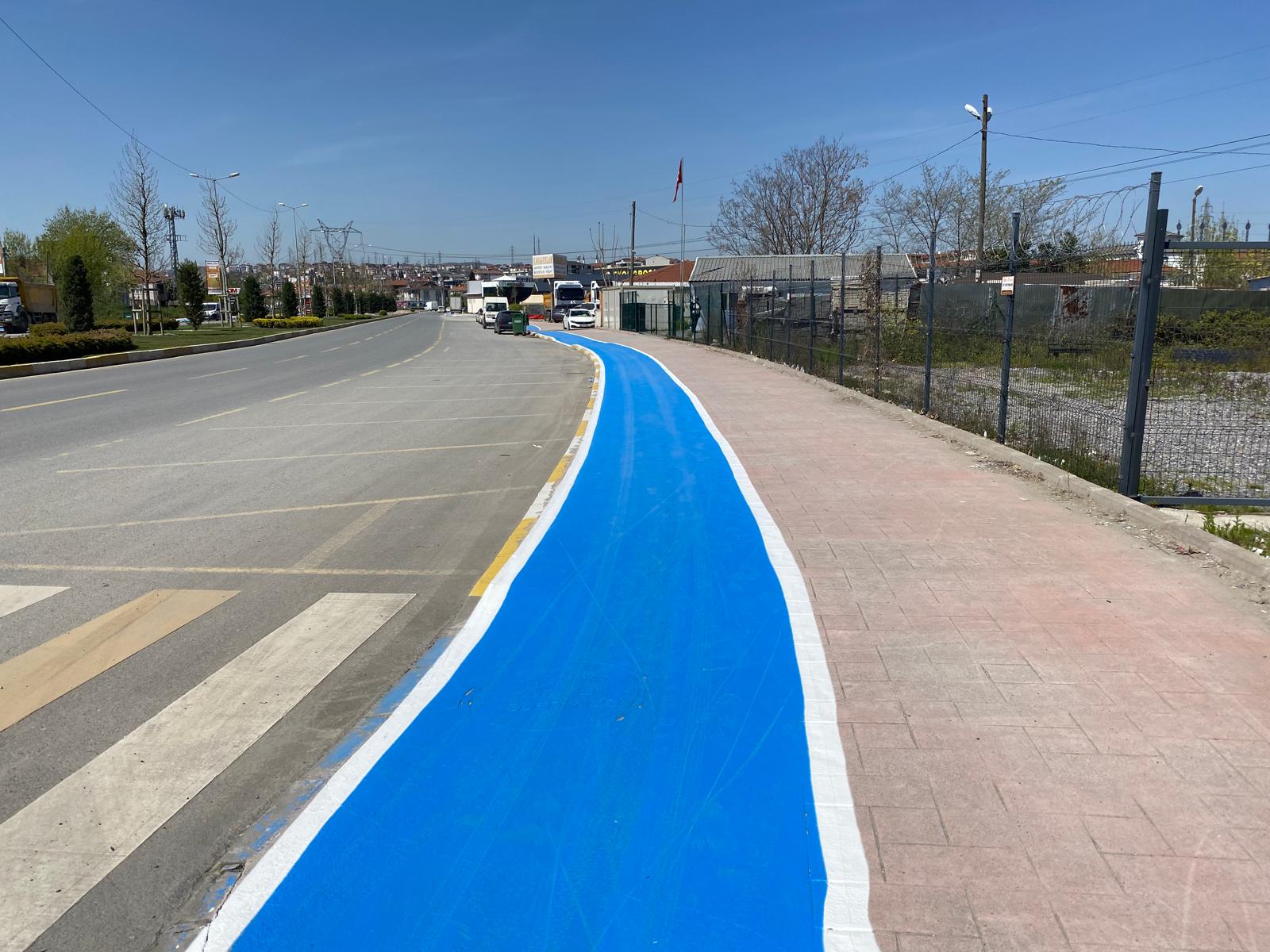 Büyükşehir’den Erenler’de bisiklet yollarına güvenli dokunuş