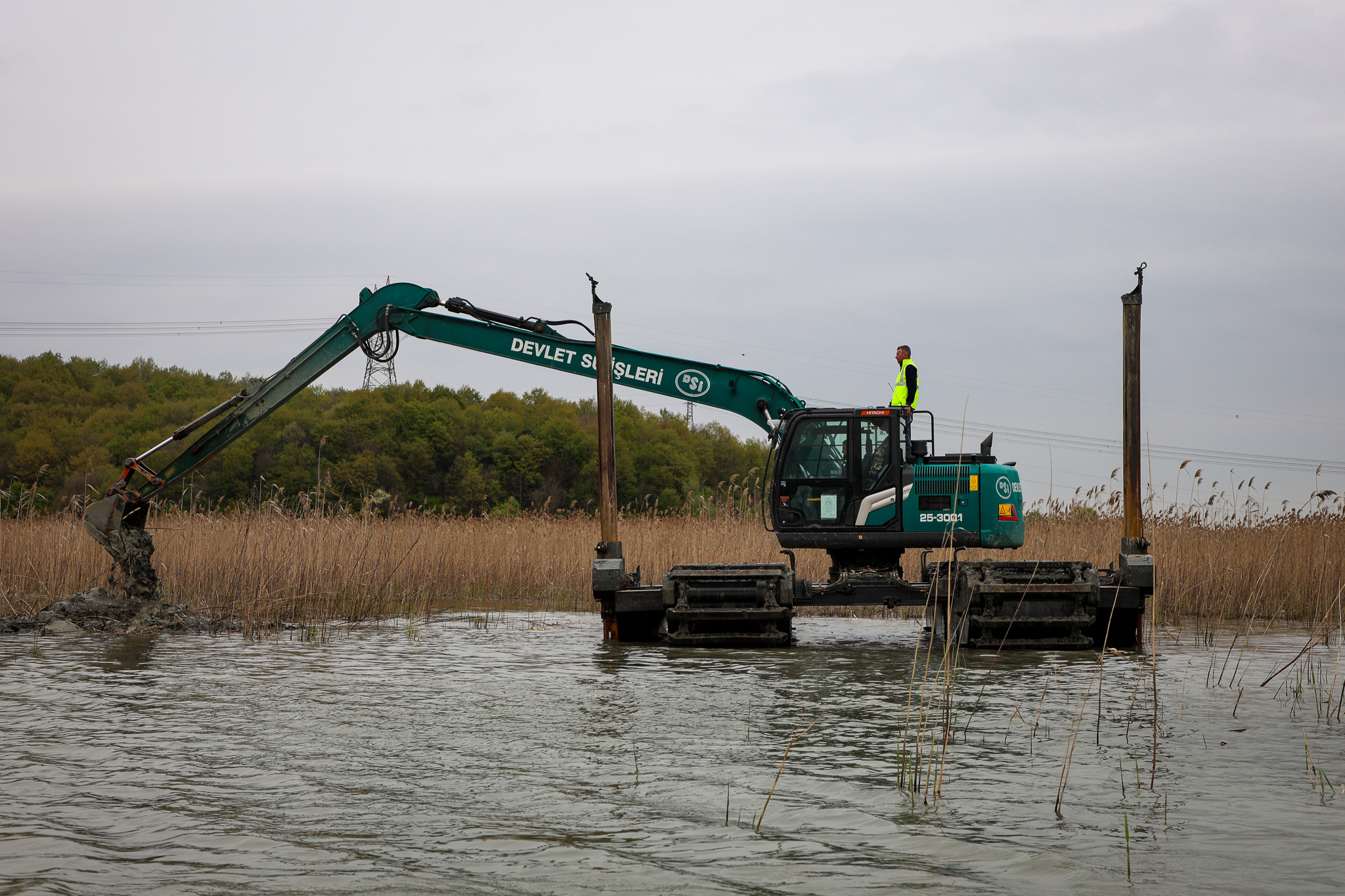 Sapanca Gölü’nün her bir karışı Büyükşehir’in takibinde: Tonlarca atık topladılar…