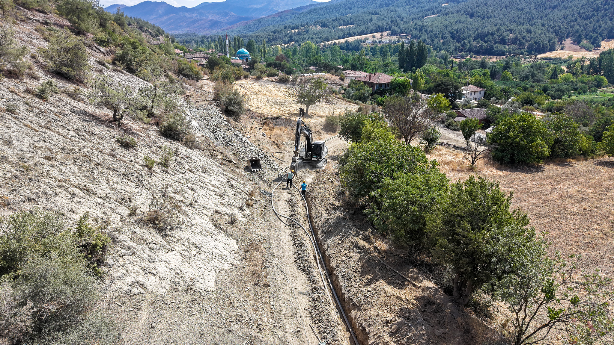 Şehren Mahallesi’ne yeni kaynak ile 2 bin metrelik içme suyu hattı