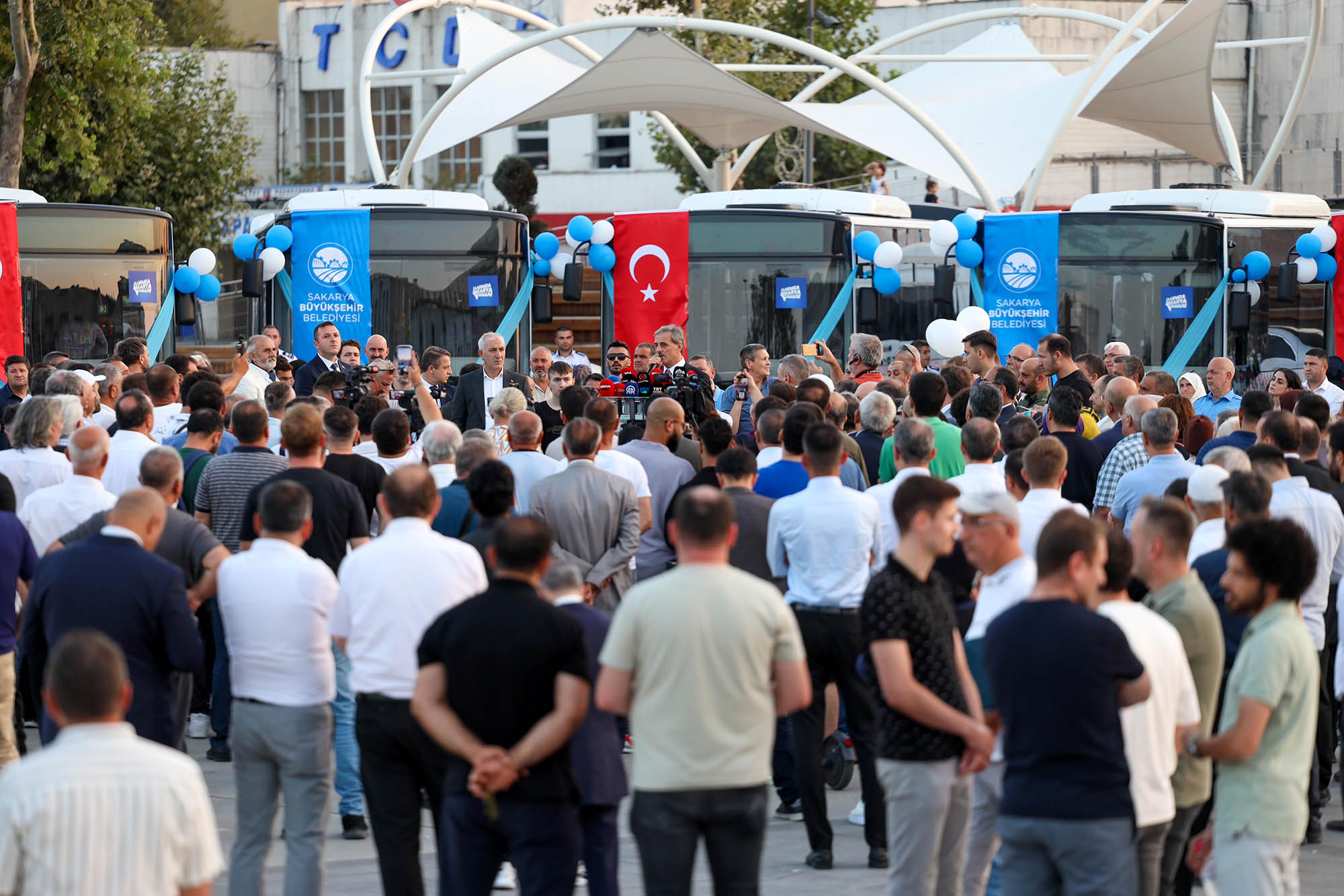 23 otobüsle şehir ulaşımında yeni bir milat: “Sakarya’mıza hayırlı olsun”