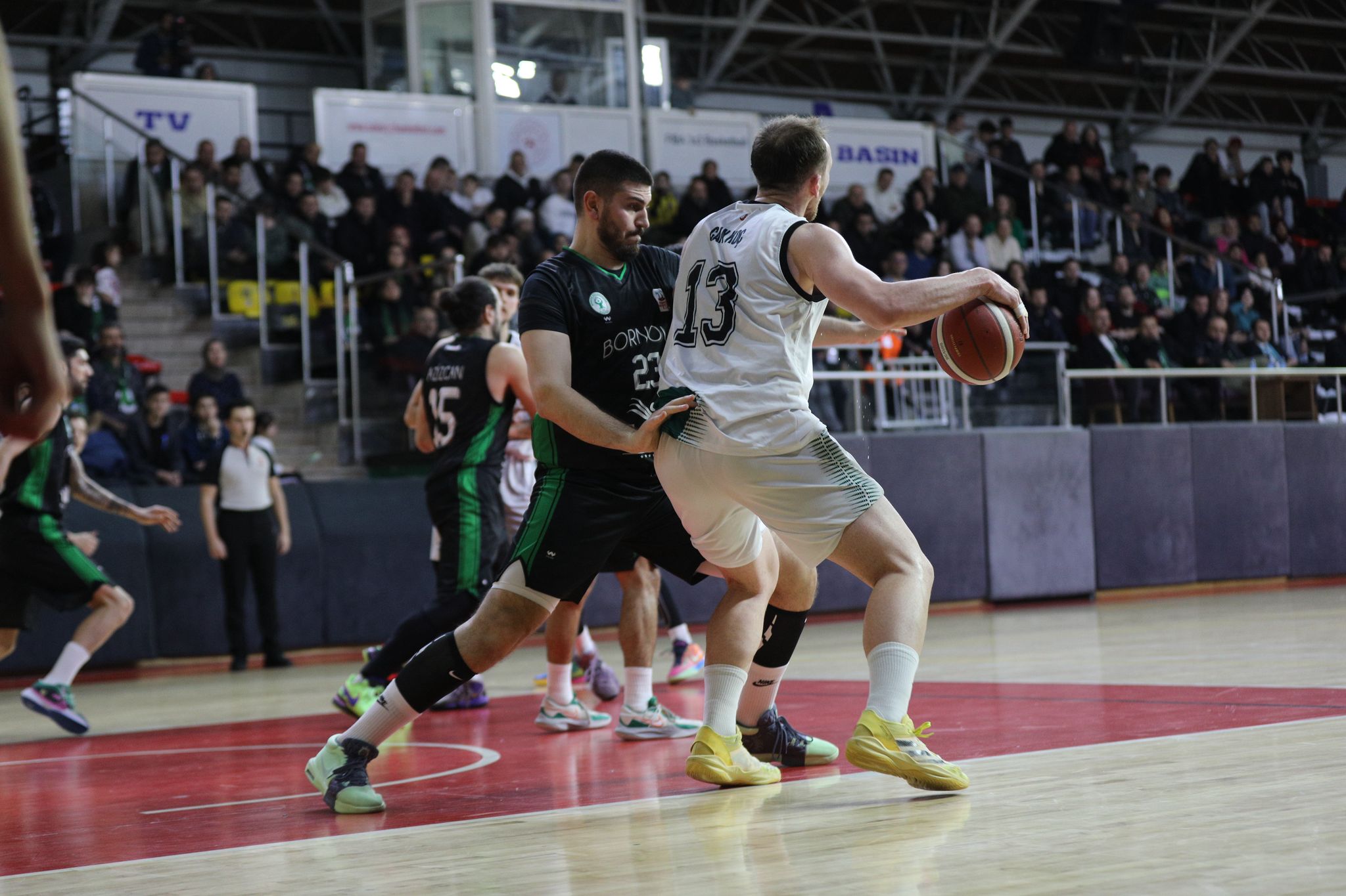 Büyükşehir basketbol Play-Off biletini kaptı: 90-85