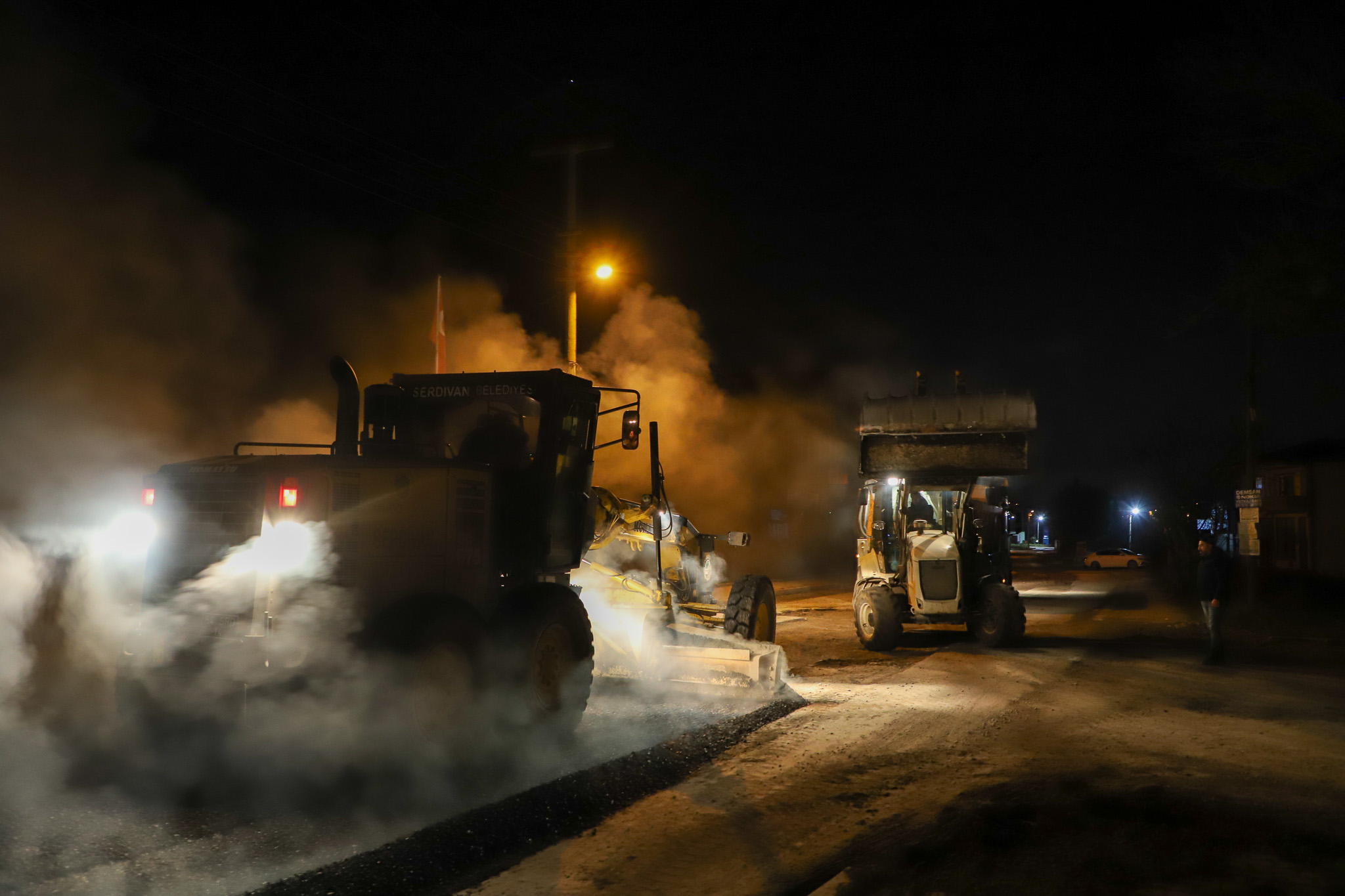 Altyapısı tamamlanan 18 Nisan Caddesi’ne 750 ton asfalt