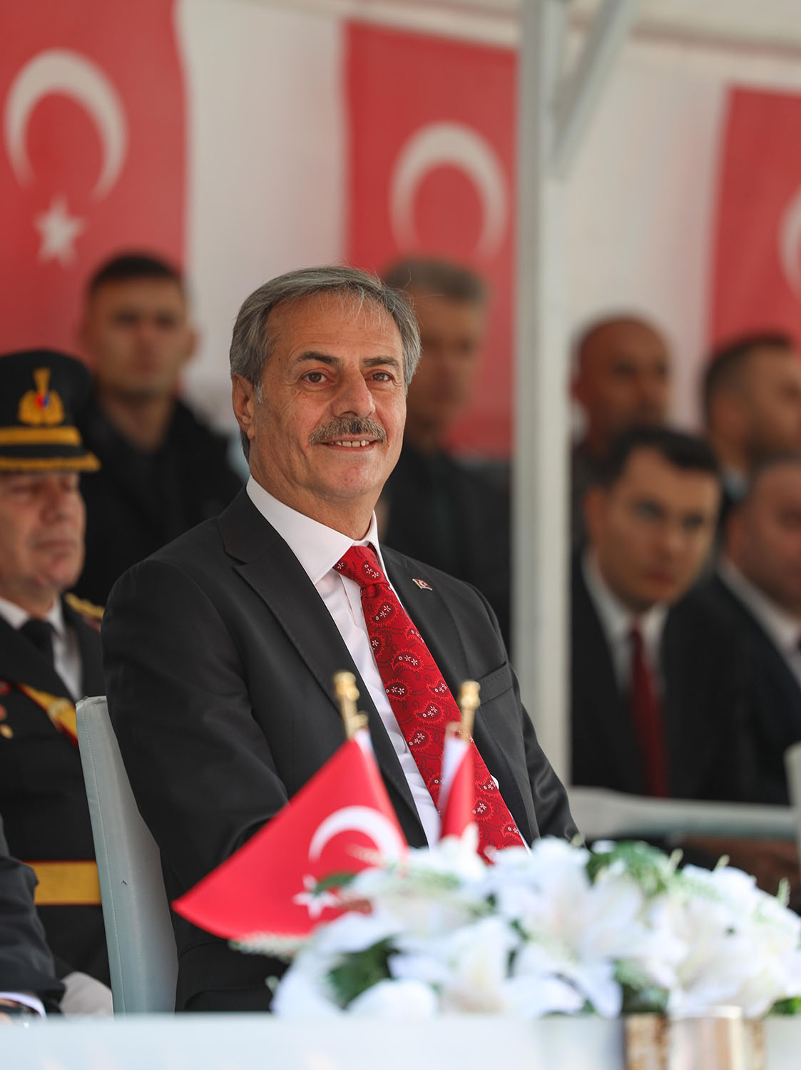 Yusuf Alemdar bulvara sığmayan bayram coşkusuna ortak oldu: “İlelebet nice yüzyıllara…”