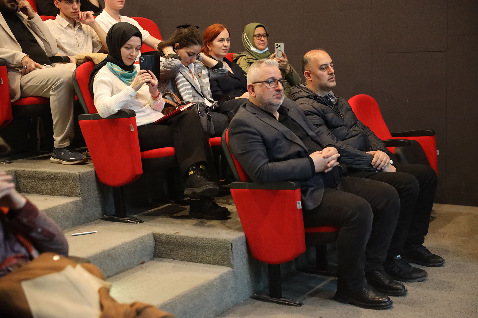 Kapalı çarşıdan dünyaya açılan şair: Edip Cansever