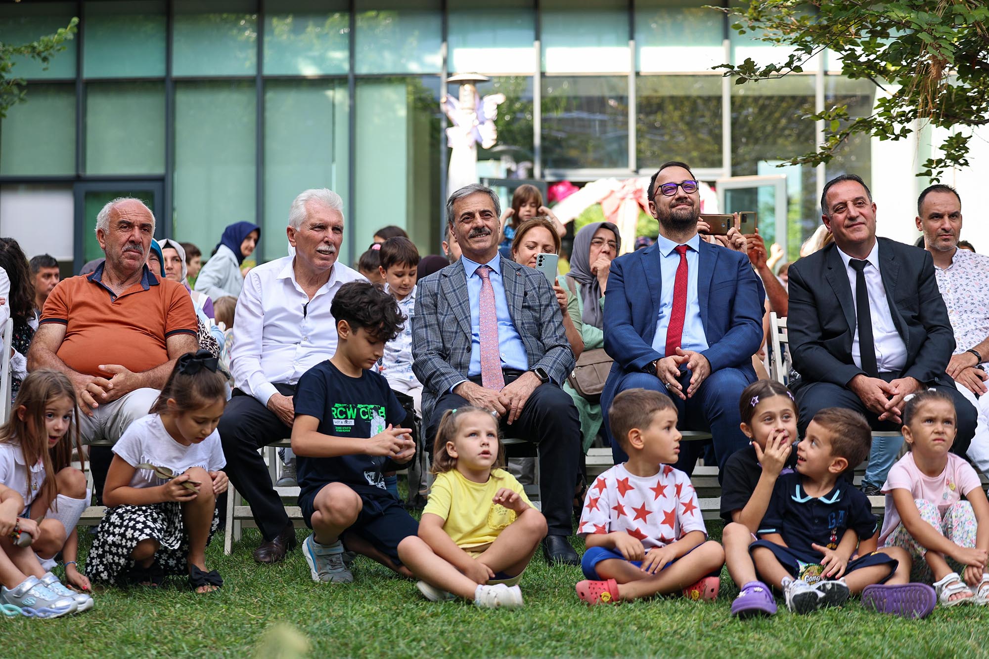 Başkan Alemdar’ın miniklerle buluştuğu SGM finali görsel şölene dönüştü: “Evlatlarımızın her an yanında olacağız”