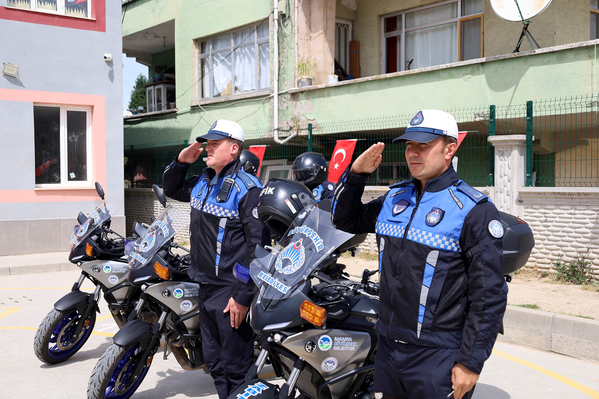 En renkli trafik etkinliği yine Büyükşehir’den: Güvenli trafiğin şartlarını ‘tebessümle’ öğrendiler
