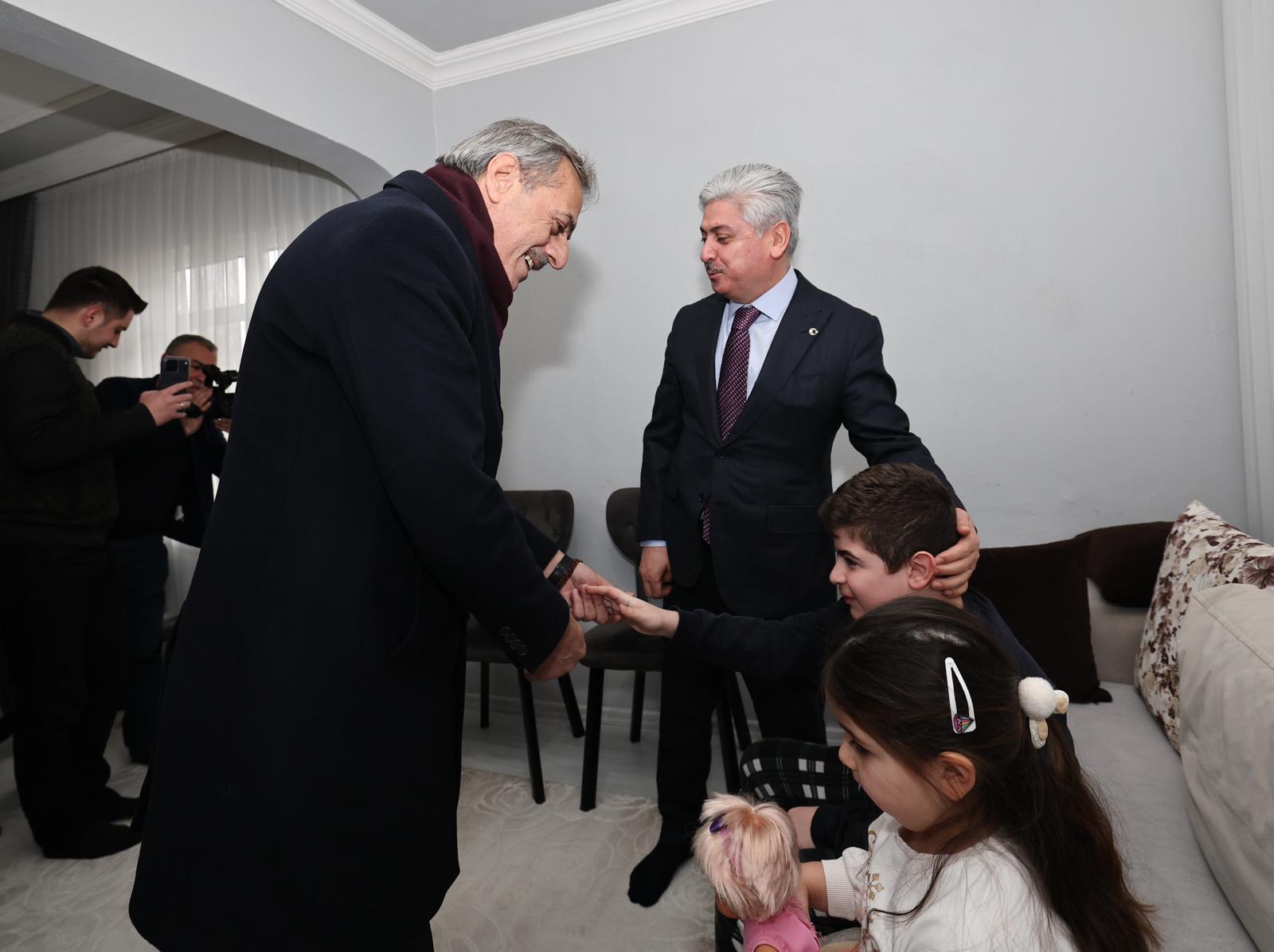 Vali Doğan ve Başkan Alemdar’dan anlamlı ziyaret: “Harun’un nefesine hep birlikte umut olalım”