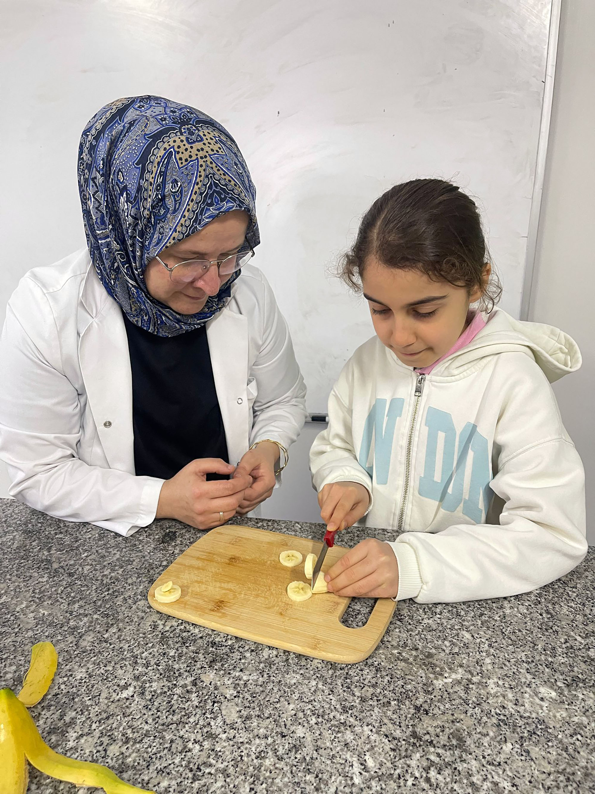 SAMEK’te minik eller mutfağa, gençler seramiğe dokundu