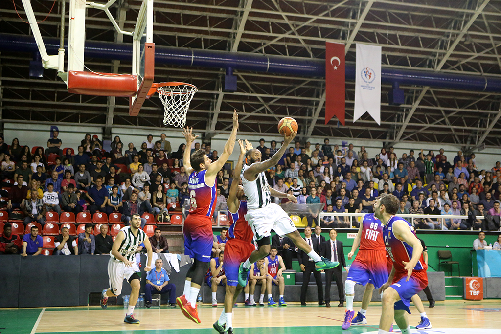 Büyükşehir Basket Lidere Geçit Vermedi