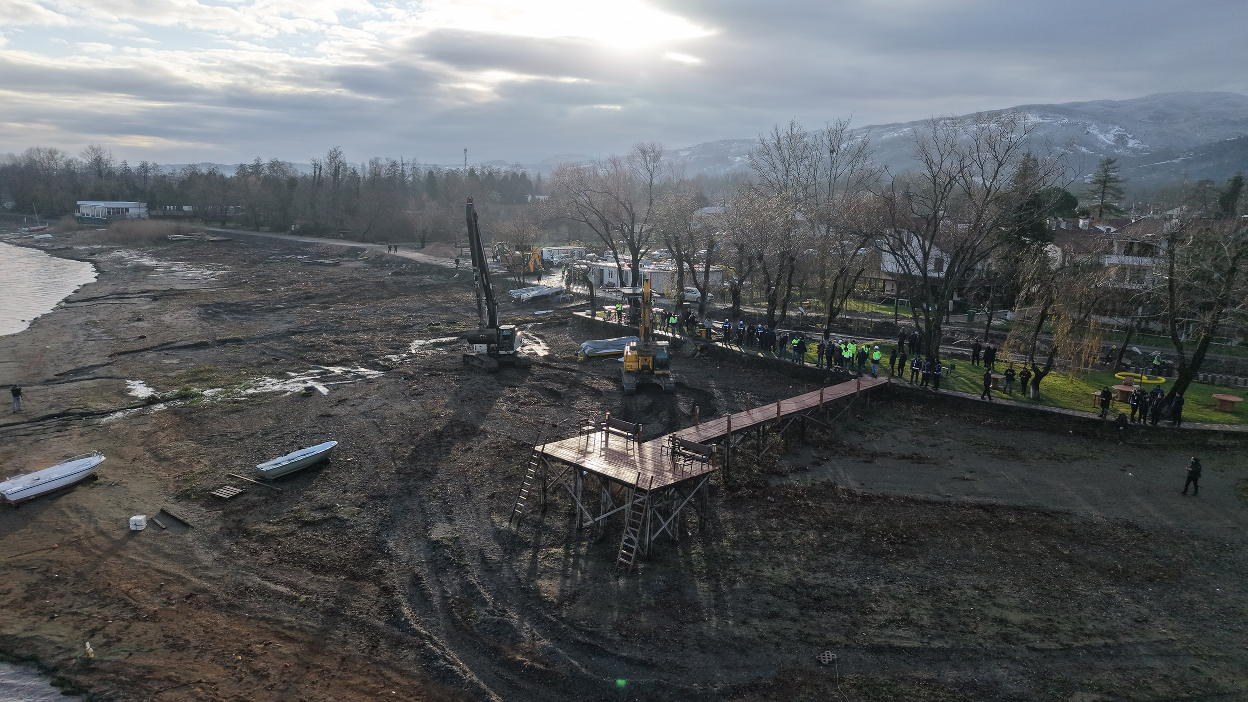 Sapanca Gölü kıyılarındaki kaçak yapılar kaldırılıyor