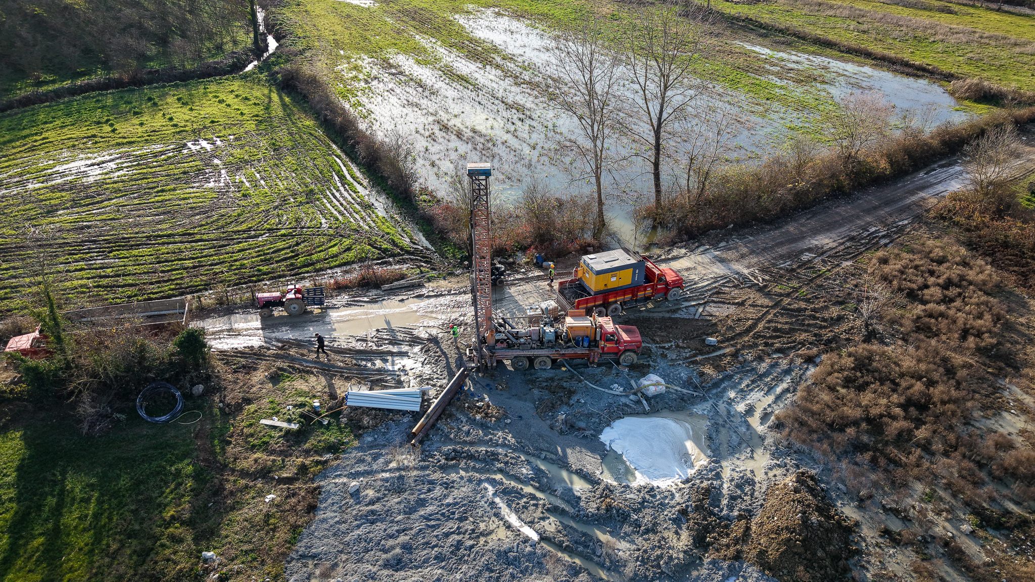 Yerin 104 metre altından çıkarılan içme suyu Karasu’da 5 mahalleye iletilecek