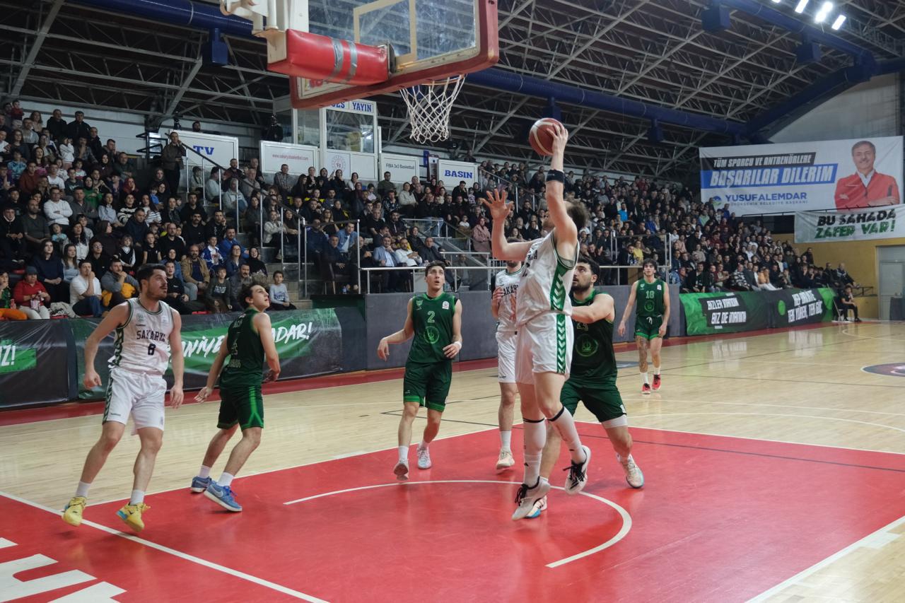 Büyükşehir Basketbol taraftarı önünde 7’de 7 yaptı: 90-76
