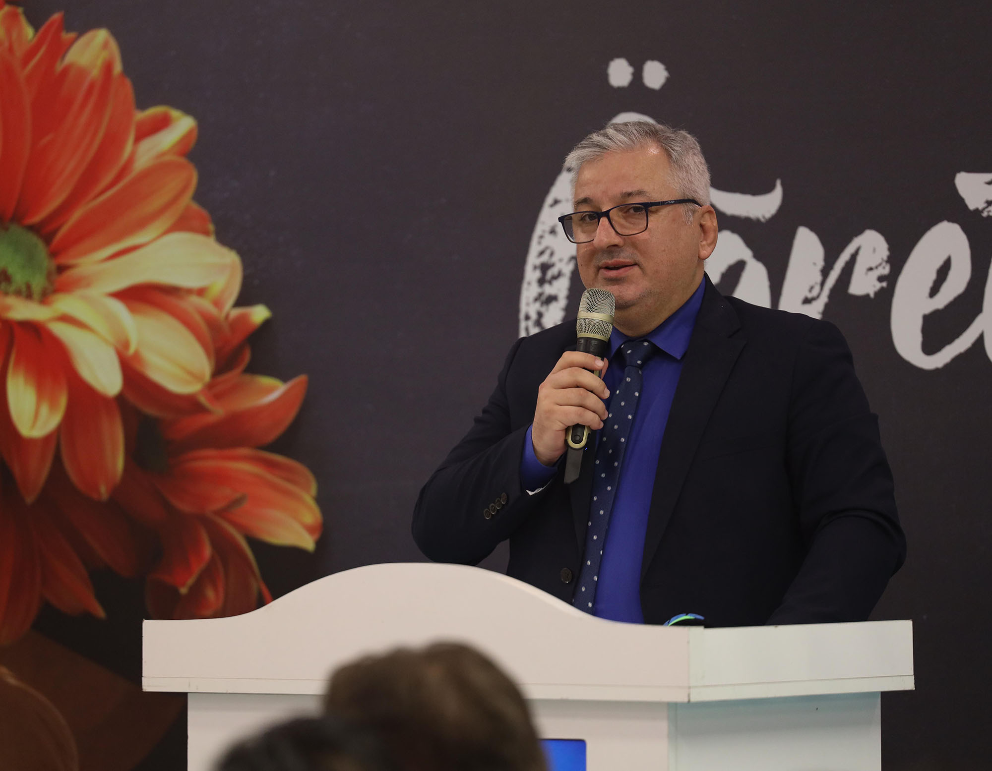 Yusuf Alemdar yarınların mimarı öğretmenlerle buluştu: “Siz medeniyetimizi geleceğe taşıyan yol göstericilersiniz”