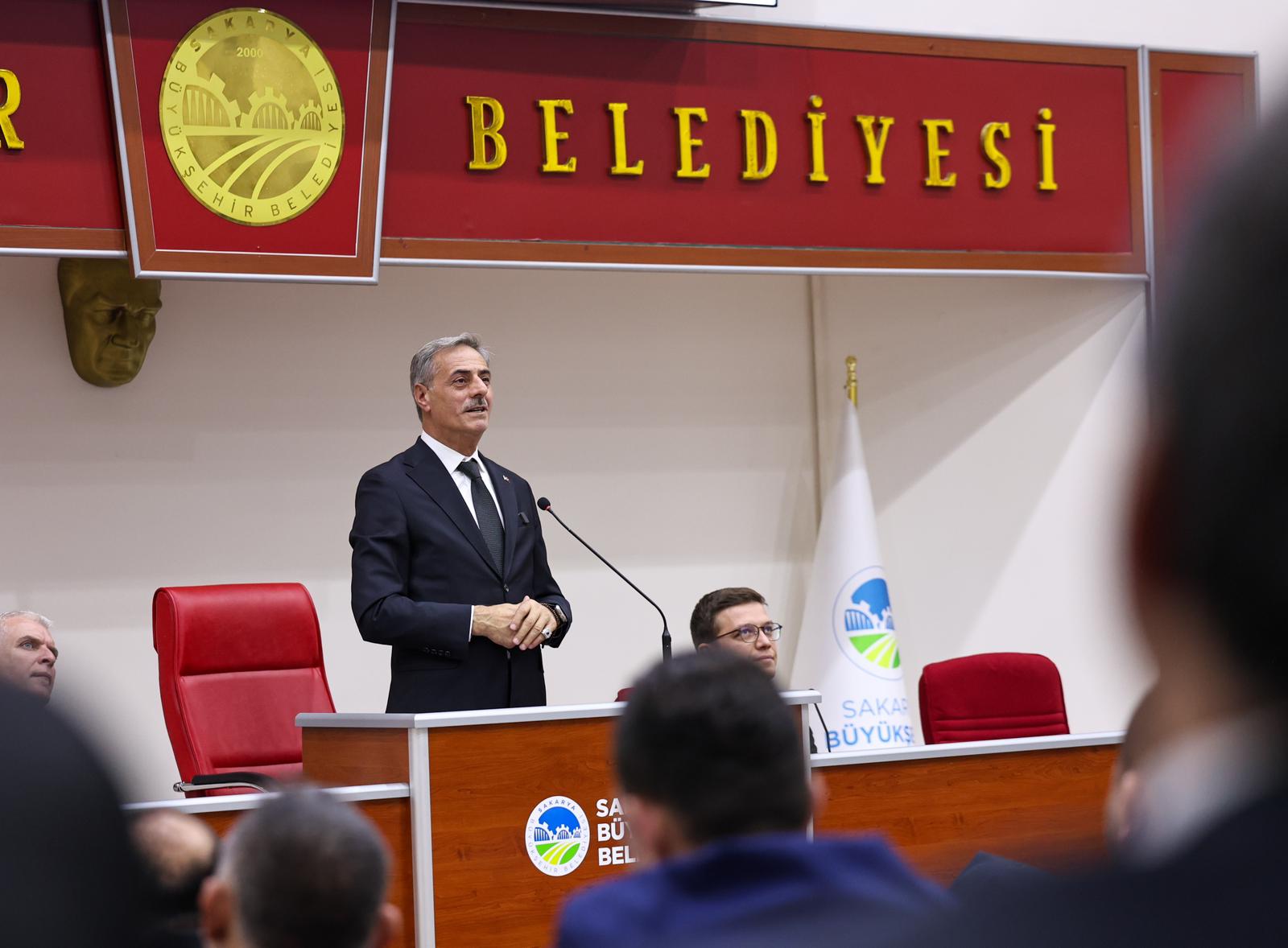 “Aynı anda her alanda yatırım ve hizmeti şehrimizle buluşturuyoruz”