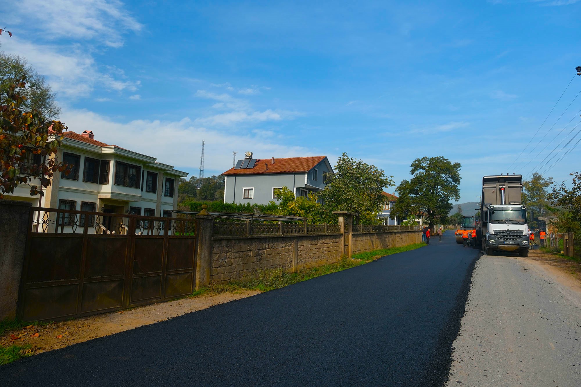 Hendek’te Soğuksu’dan sonra şimdi Hacıkışla: Büyükşehir şehrin yollarını ilmek ilmek işliyor