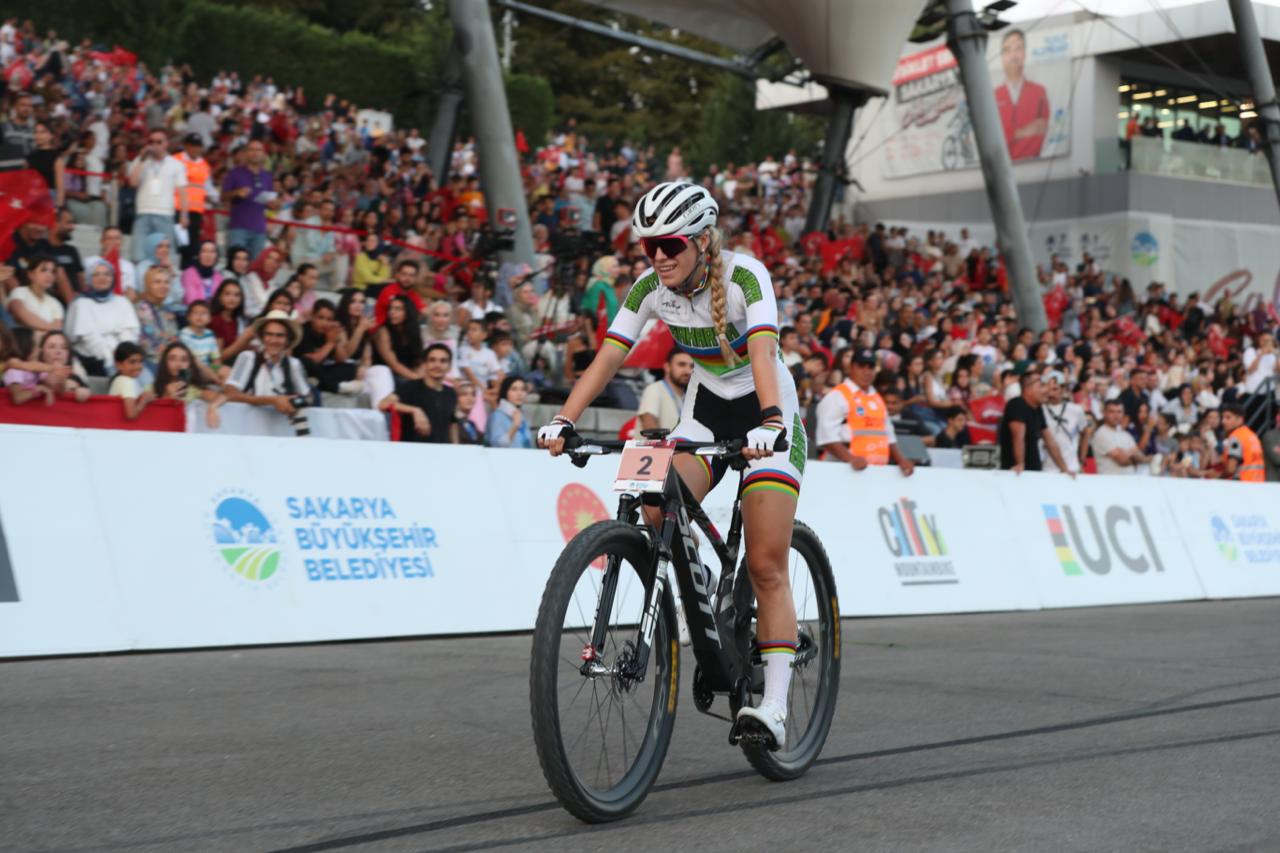 Şampiyon pedallar MTB Dünya Kupası’nda nefes kesti