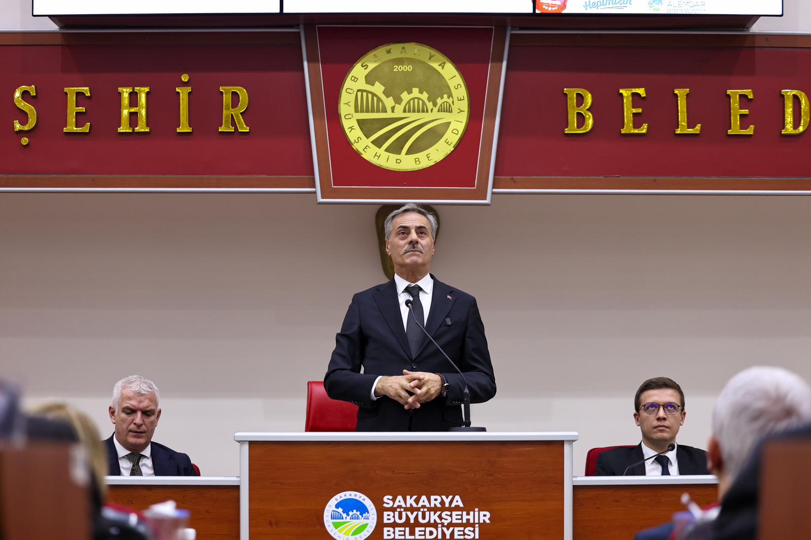 “Aynı anda her alanda yatırım ve hizmeti şehrimizle buluşturuyoruz”