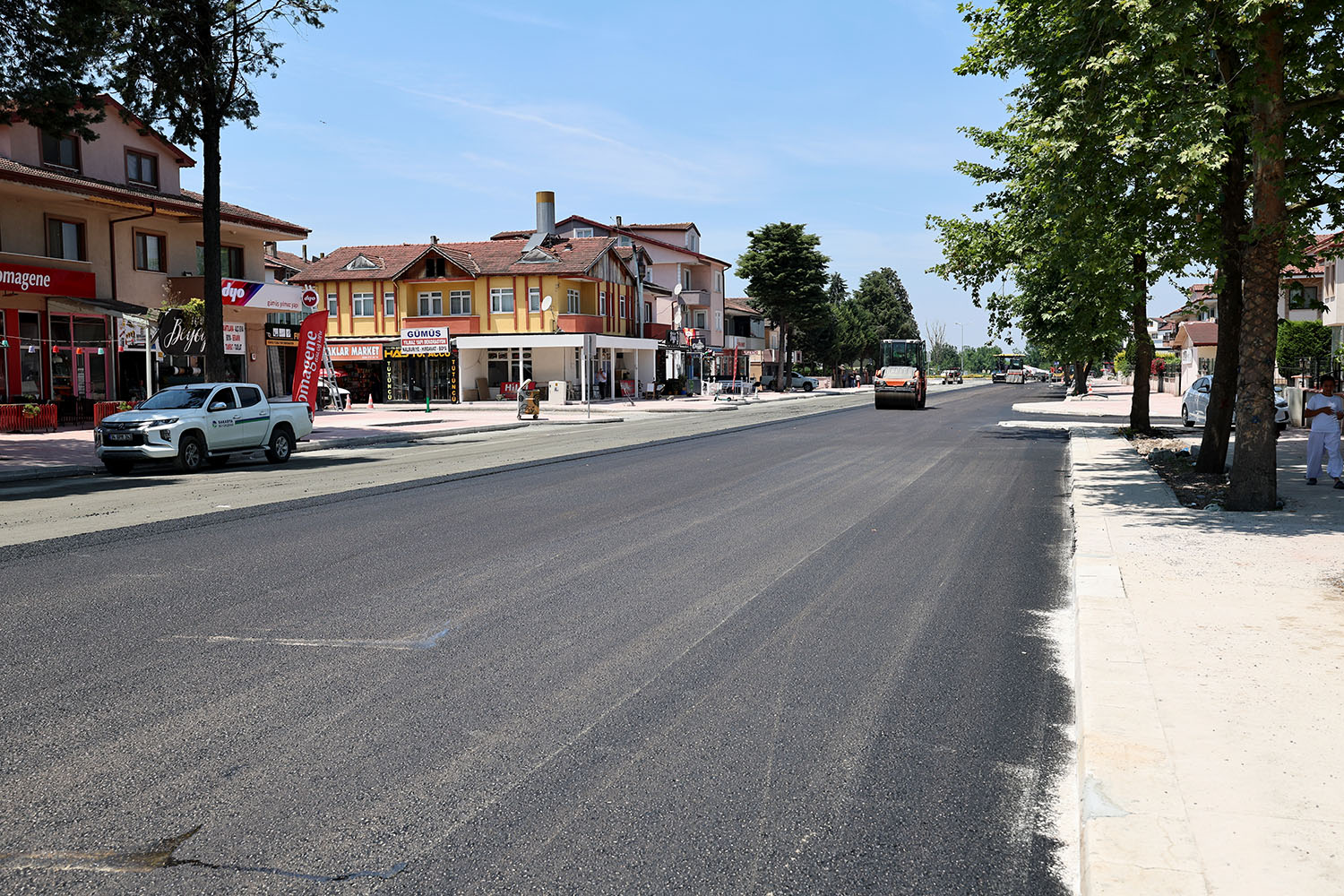 Şehit Mehmet Karabaşoğlu Caddesi’nde asfalt çalışmaları başladı